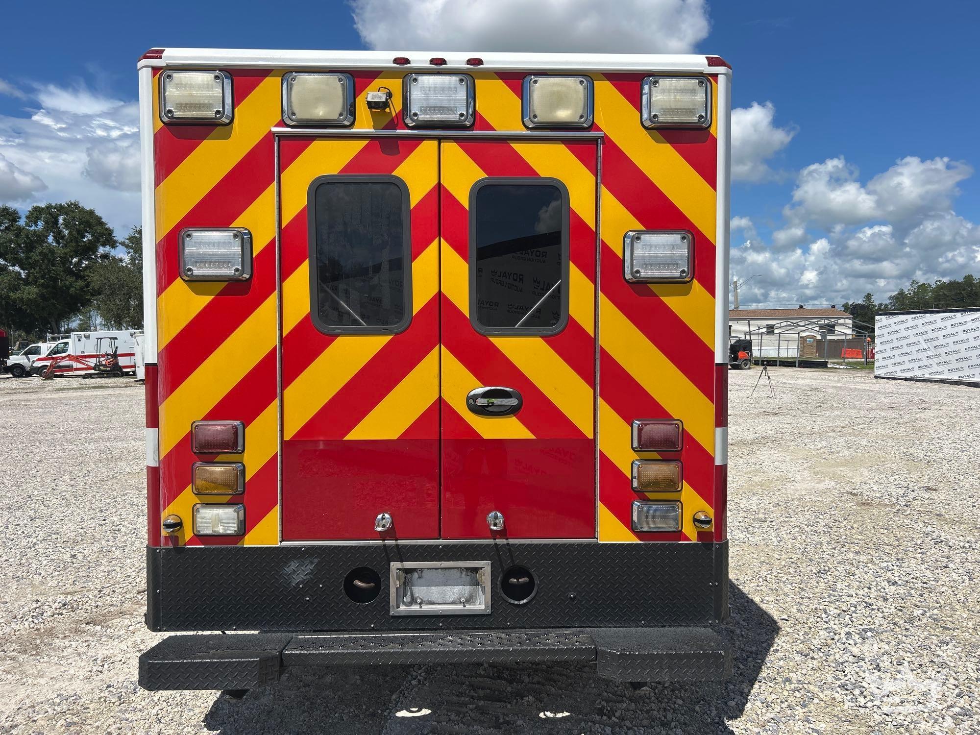 2015 Freightliner M2 106