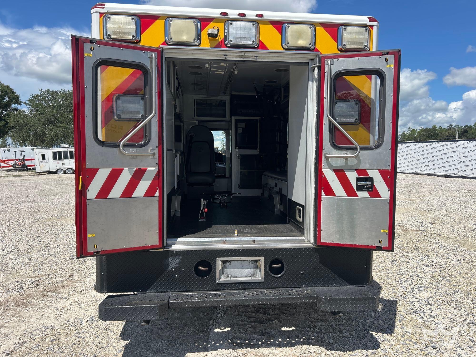 2015 Freightliner M2 106