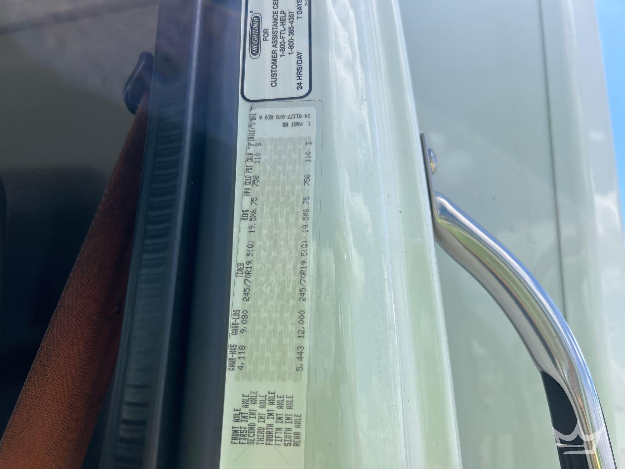 2015 Freightliner M2 106