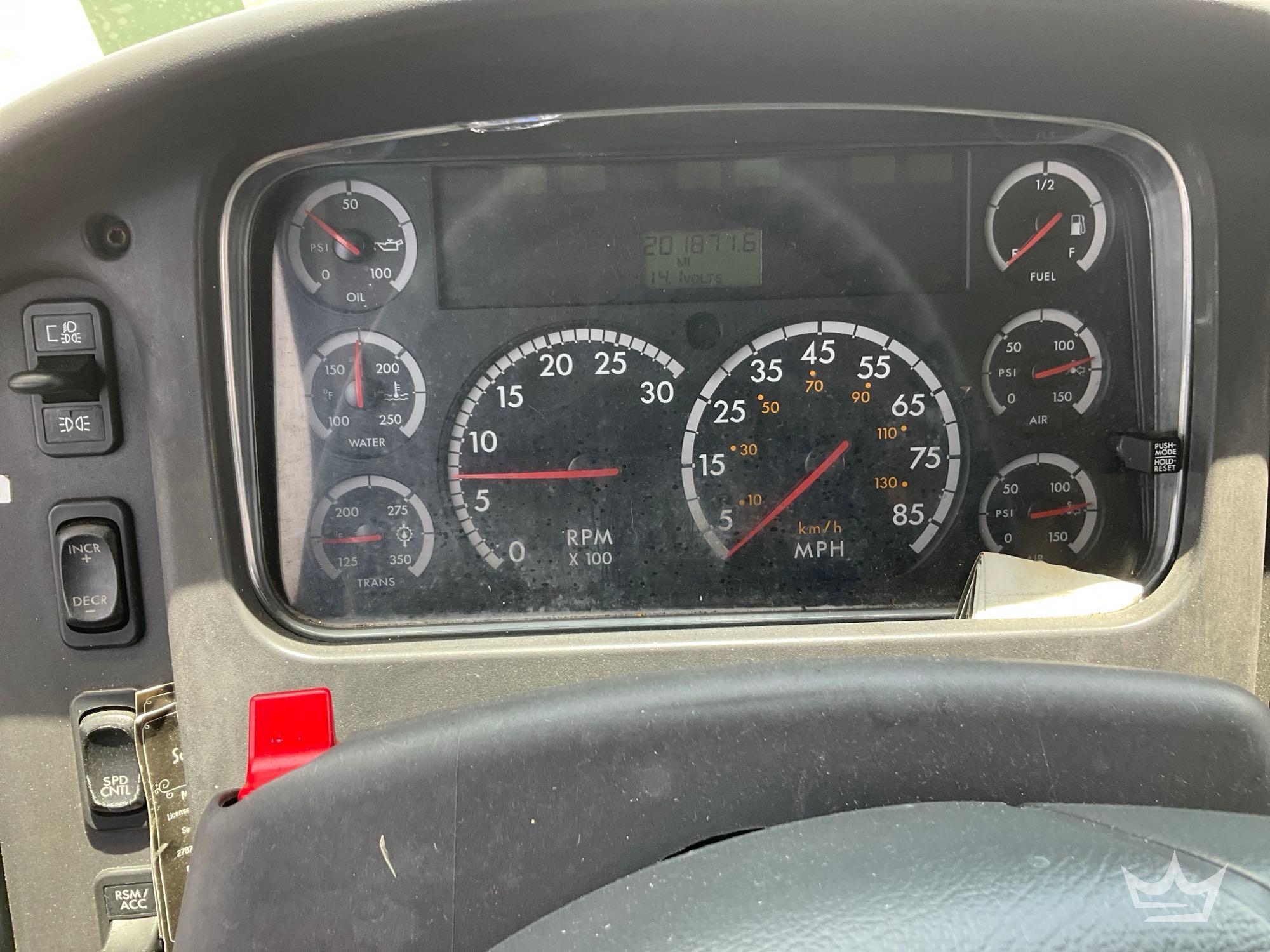 2003 Freightliner M2 106