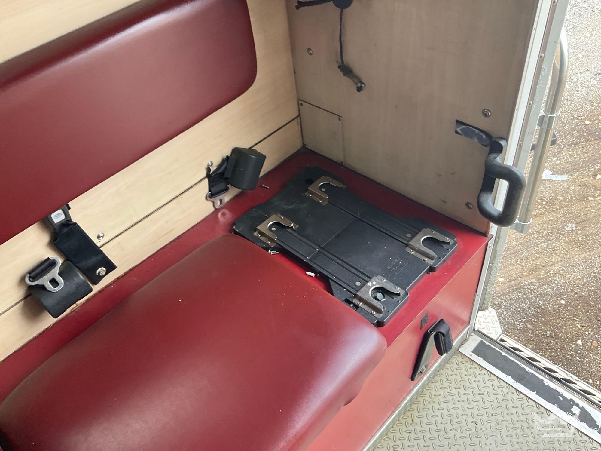 2003 Freightliner M2 106