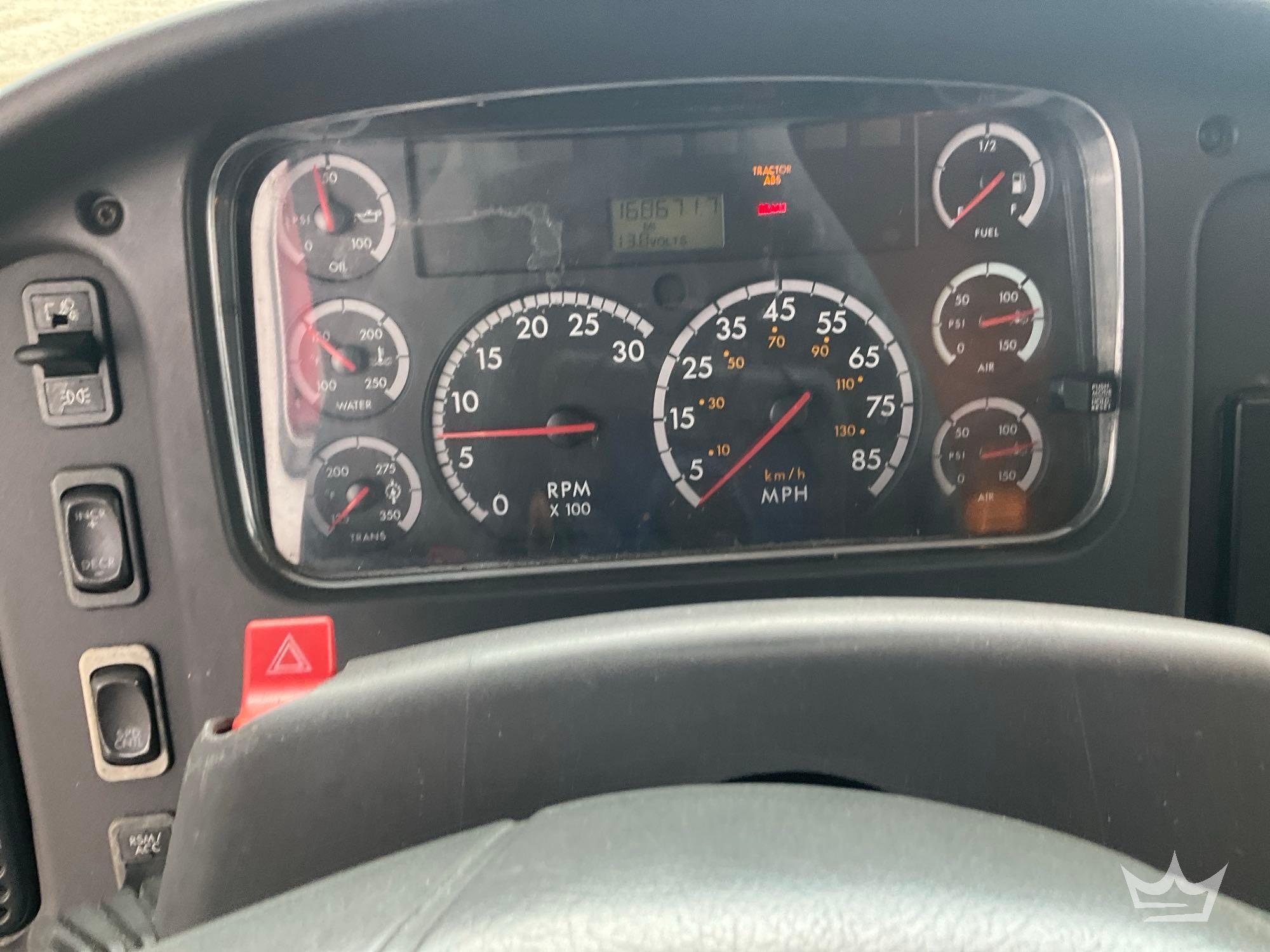 2004 Freightliner M2 106