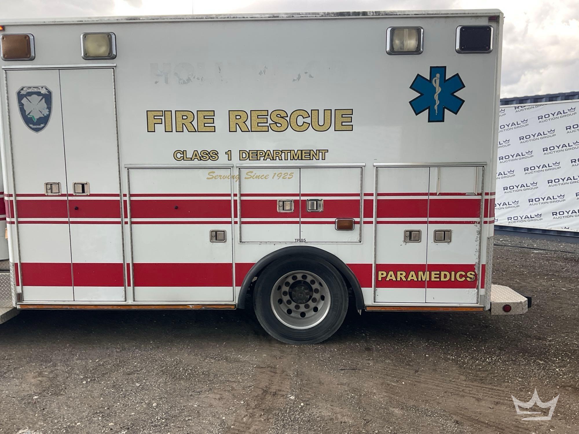 2004 Freightliner M2 106