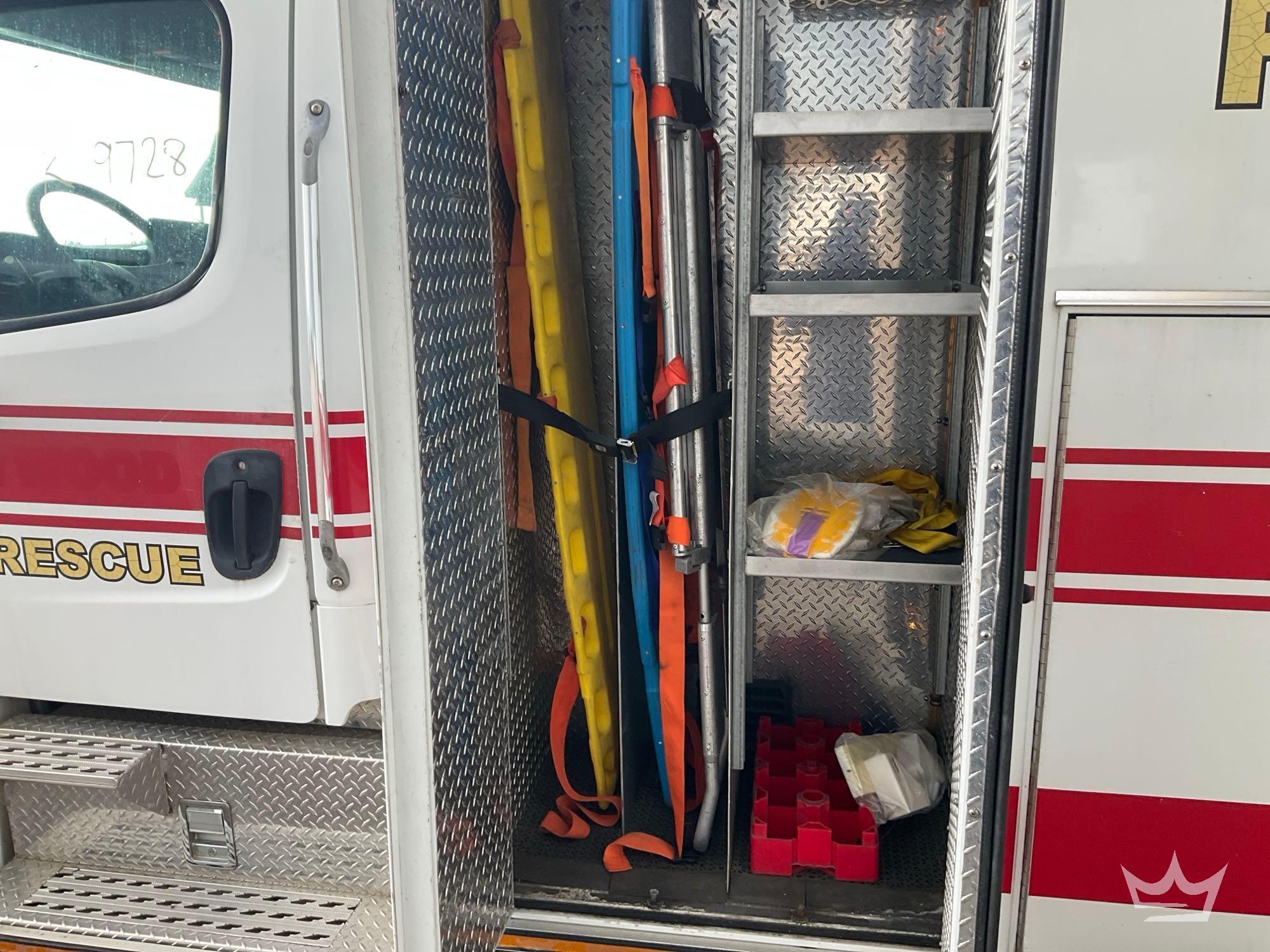 2004 Freightliner M2 106