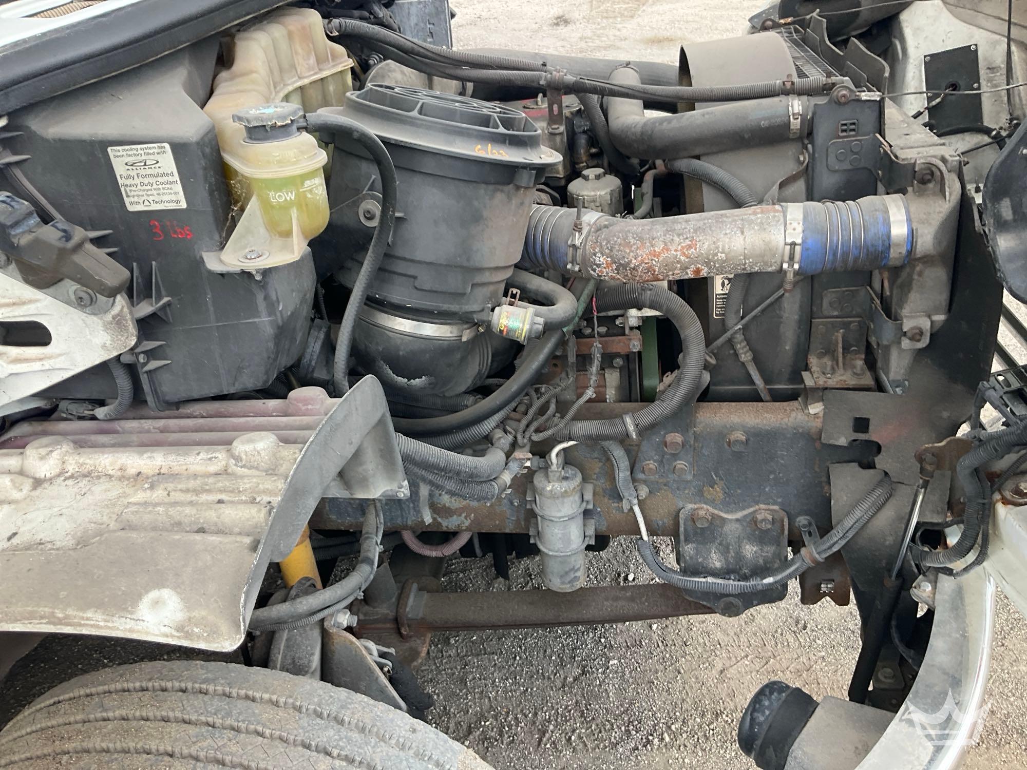 2004 Freightliner M2 106