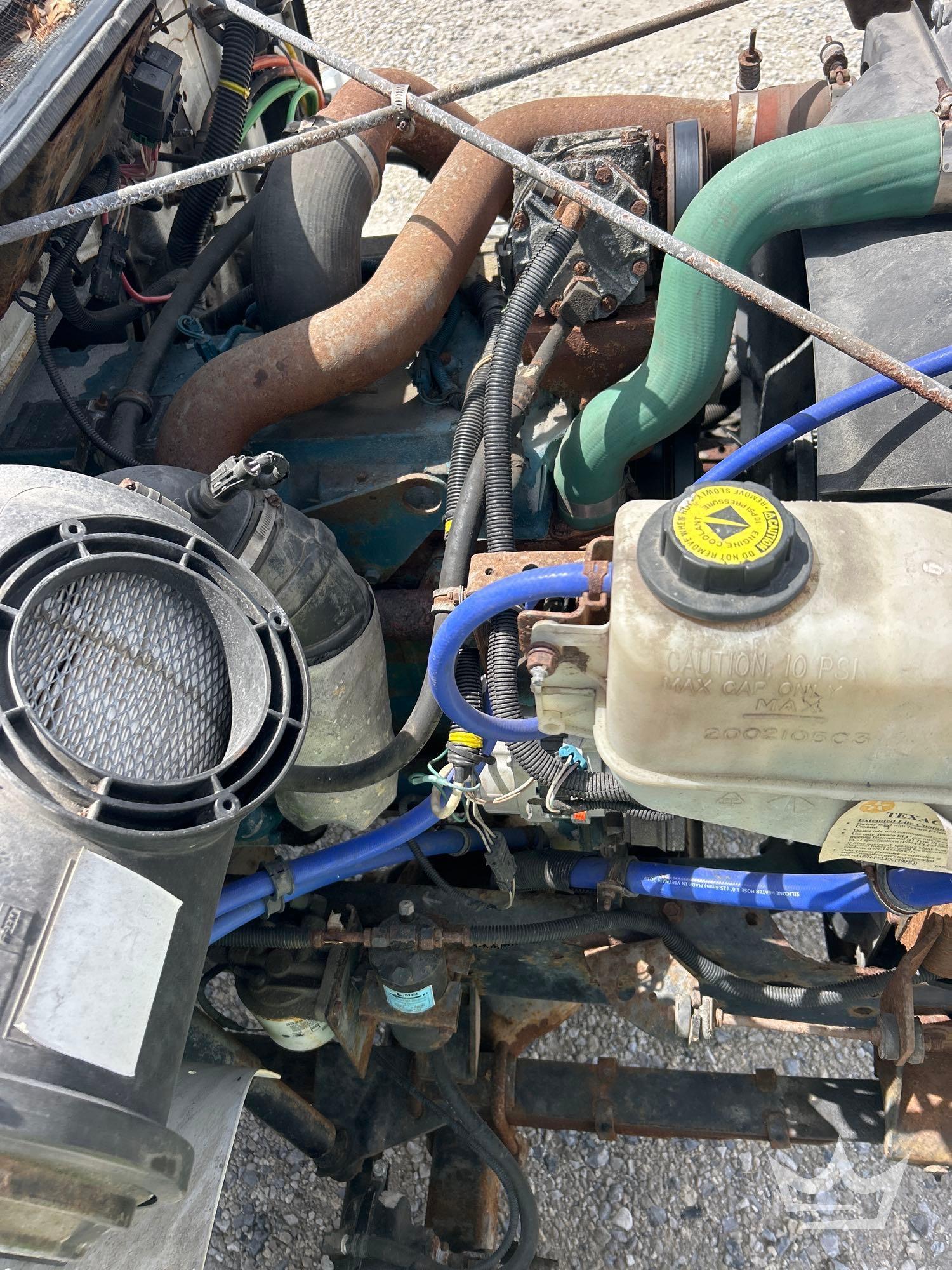 2001 International 4800