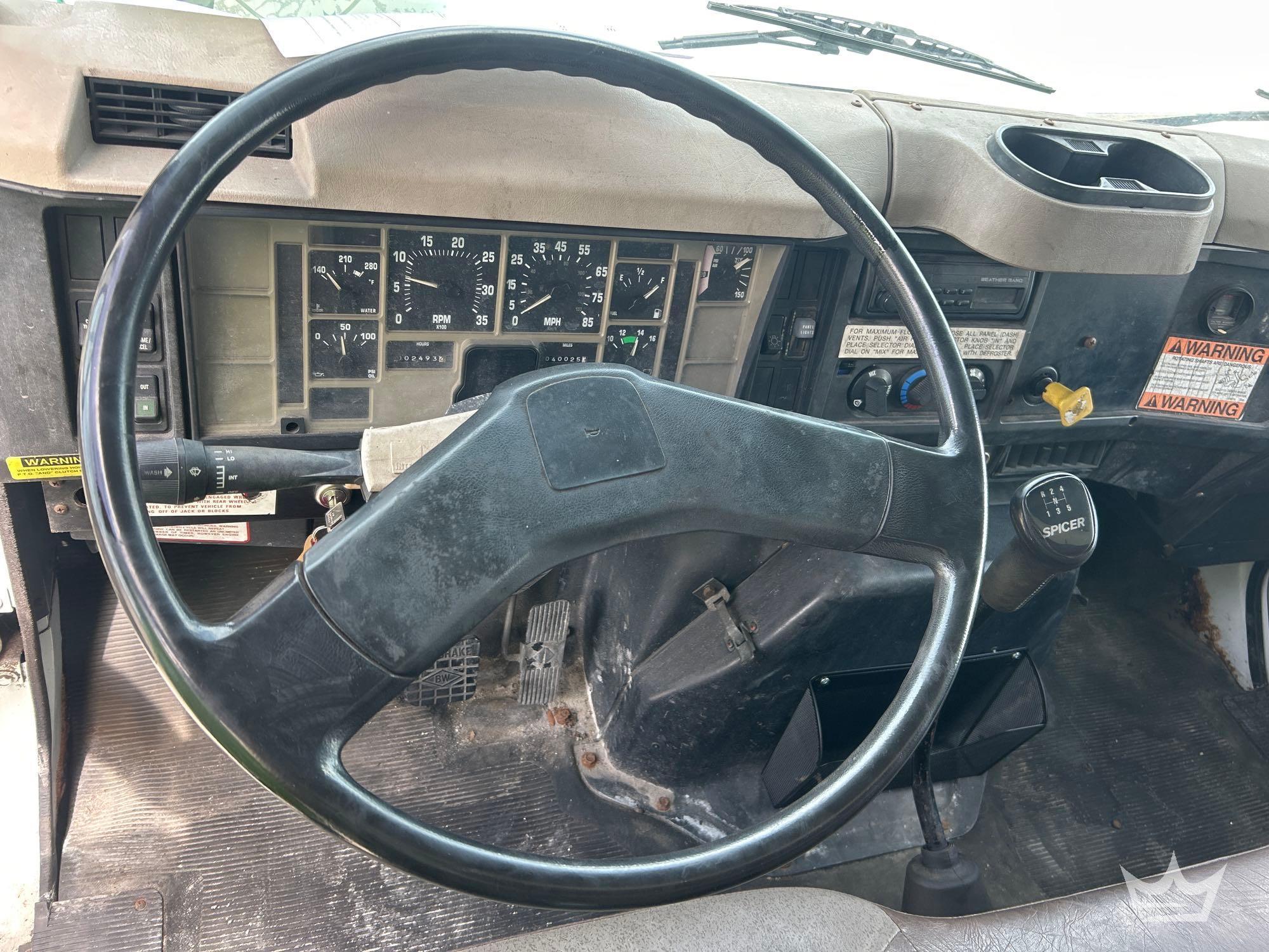 2001 International 4800