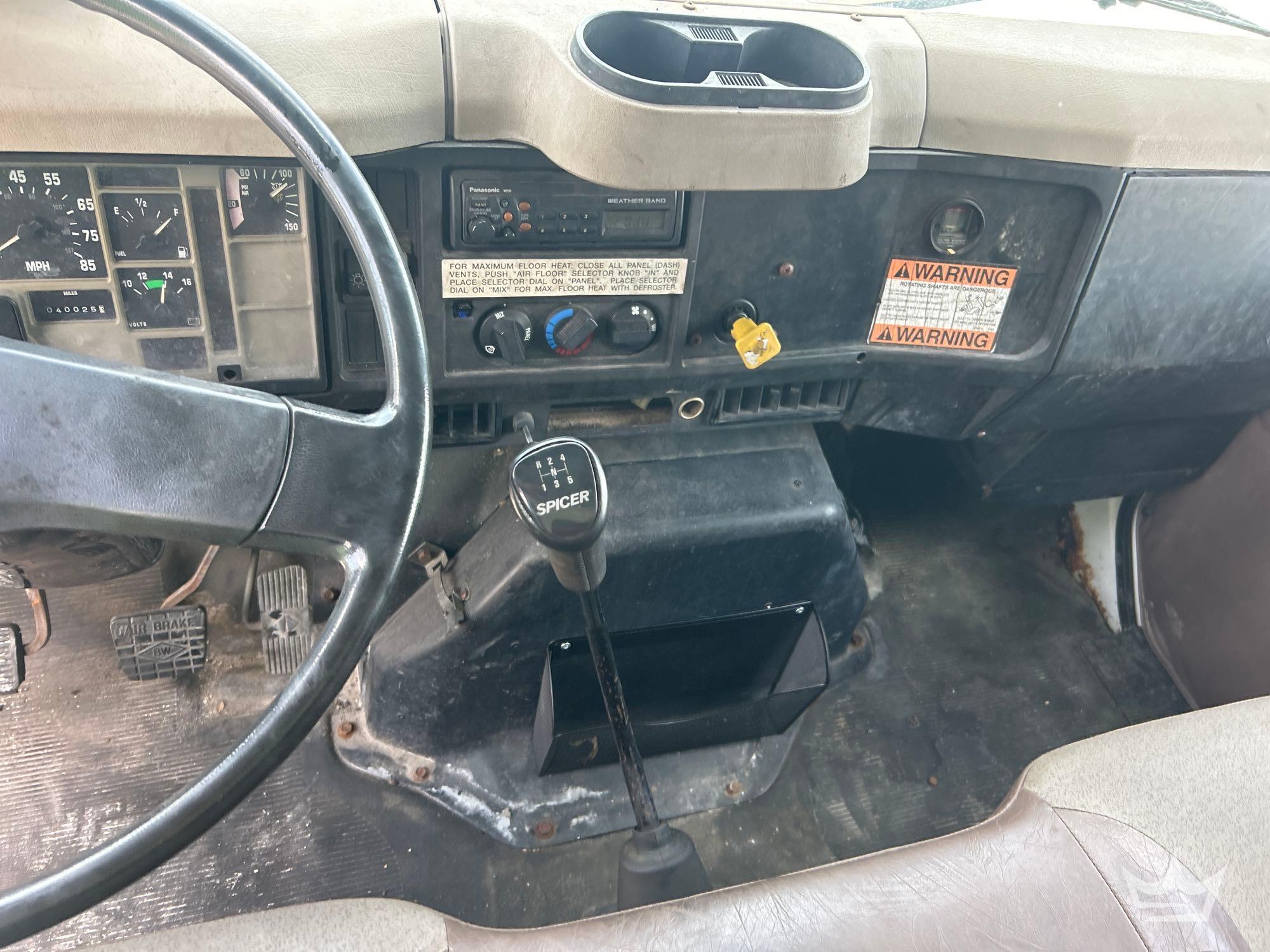 2001 International 4800