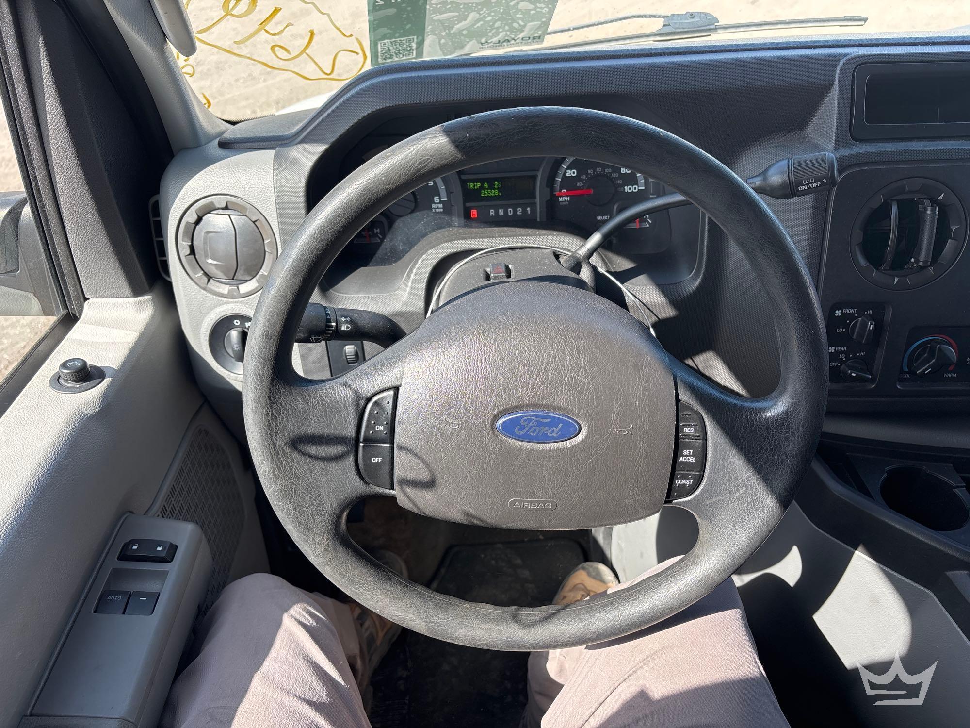 2013 Ford E-350