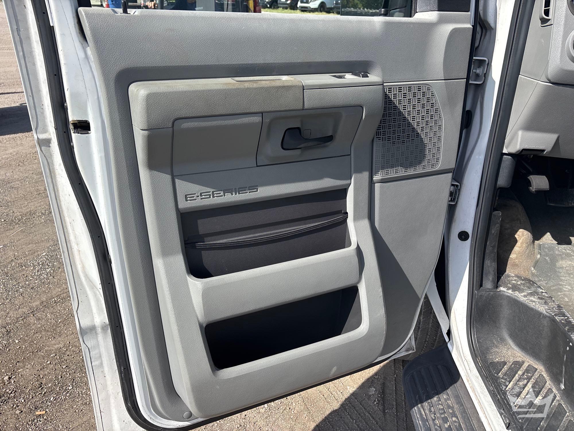 2013 Ford E-350