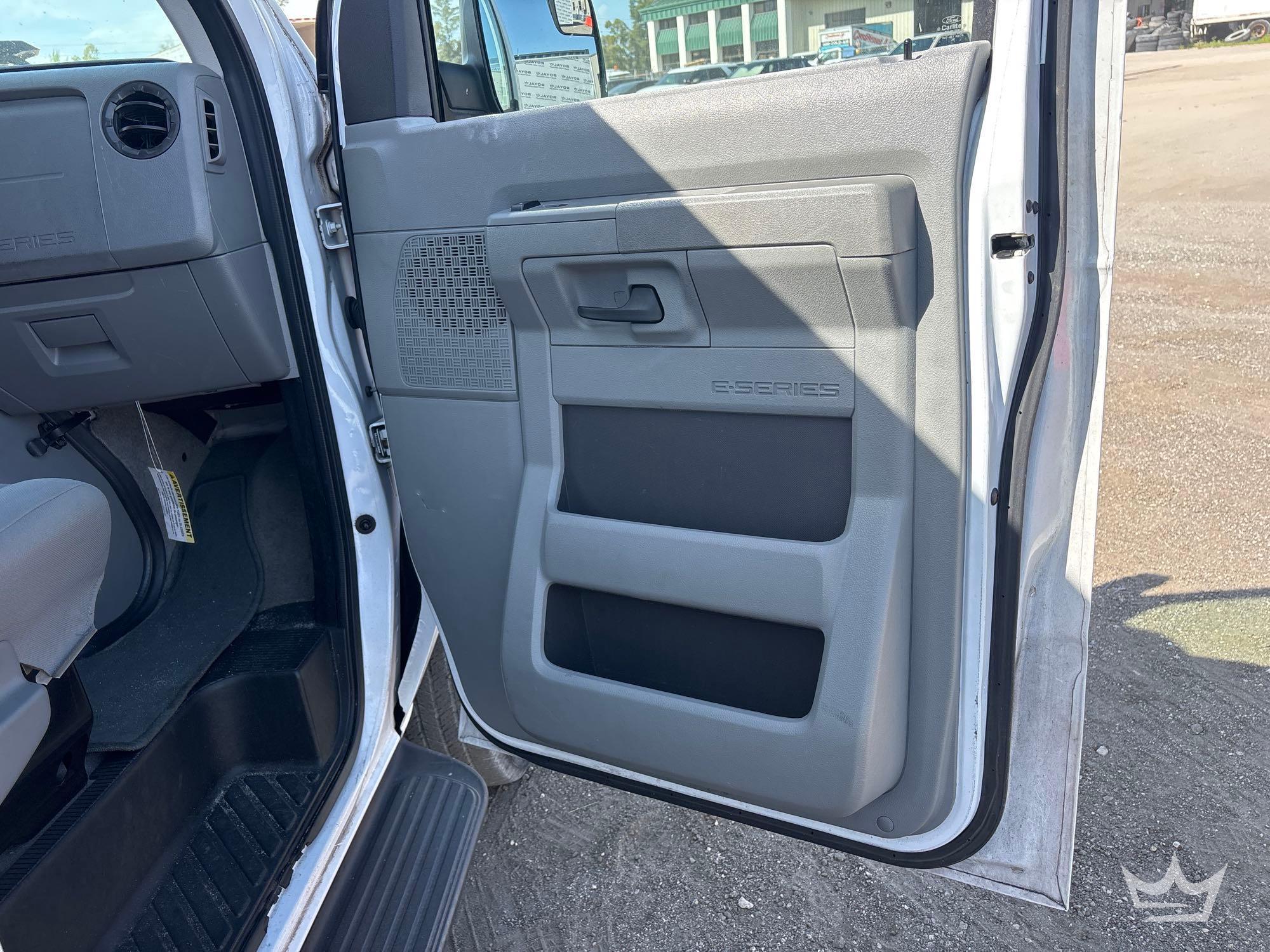 2013 Ford E-350