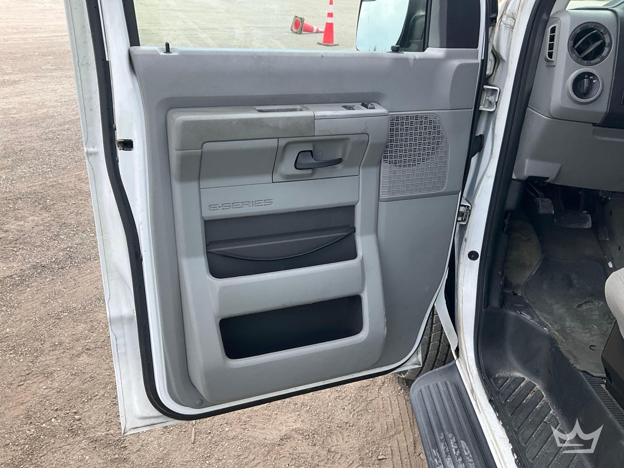 2013 Ford E-350