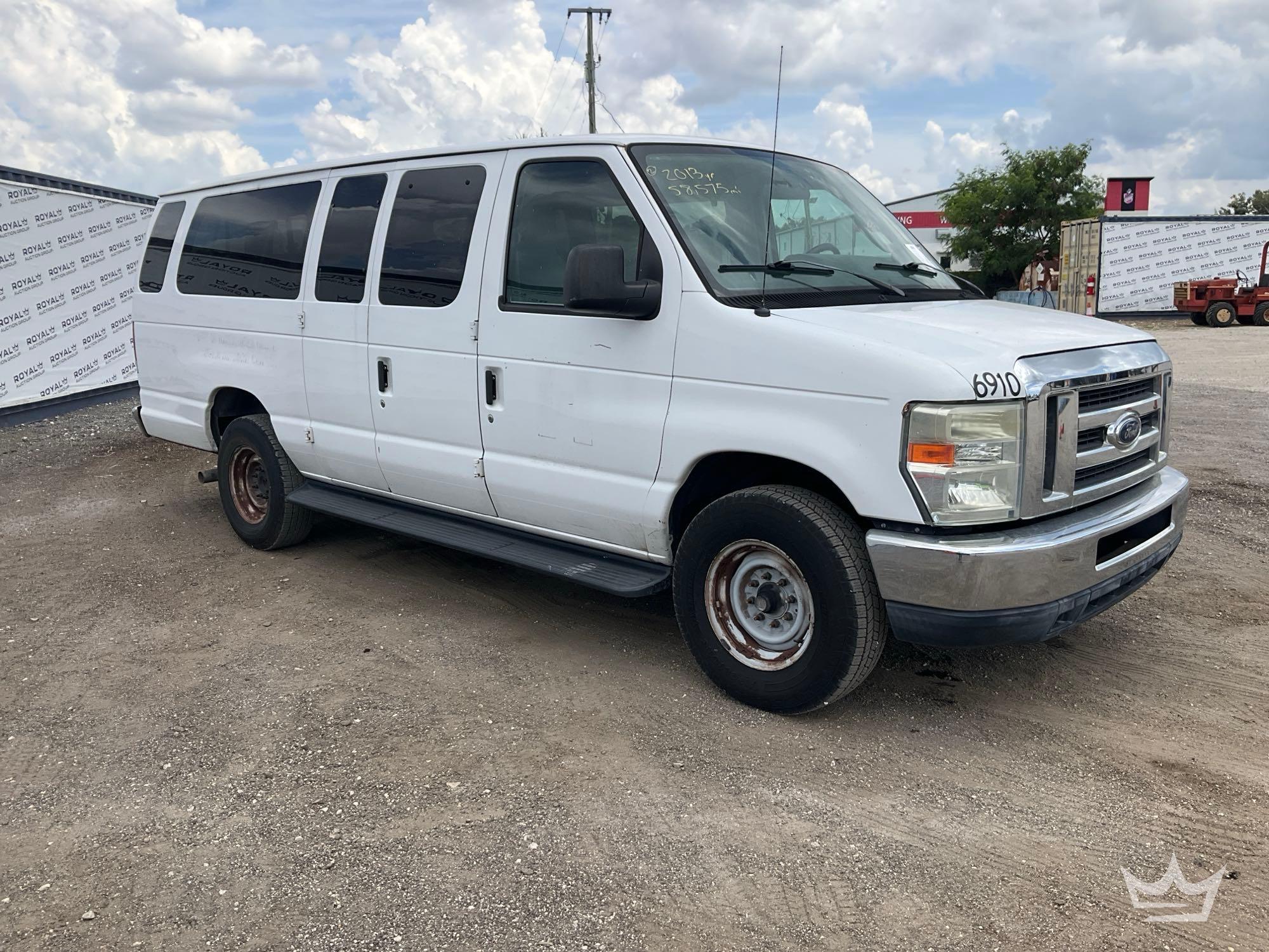 2013 Ford E-350