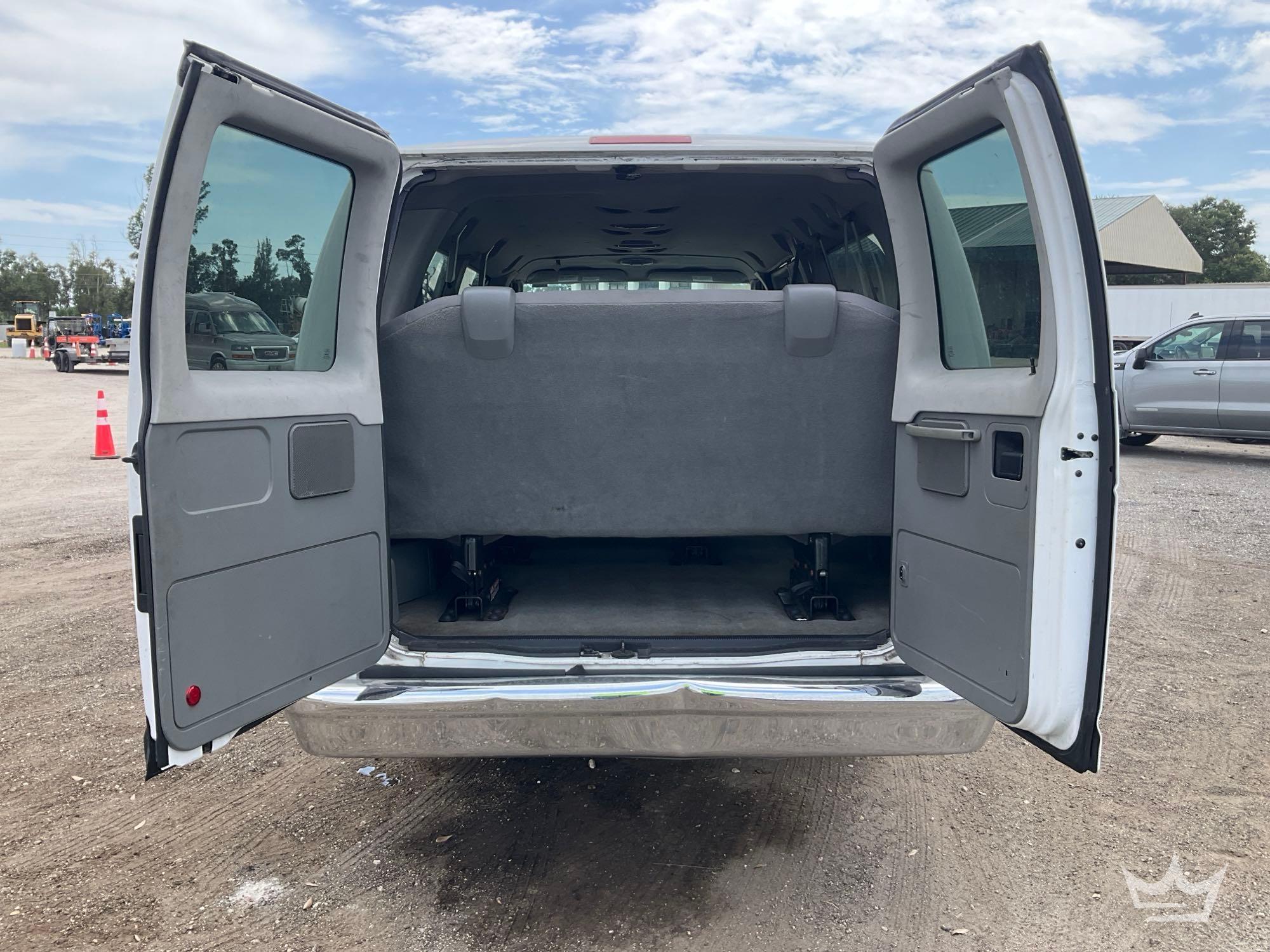 2013 Ford E-350