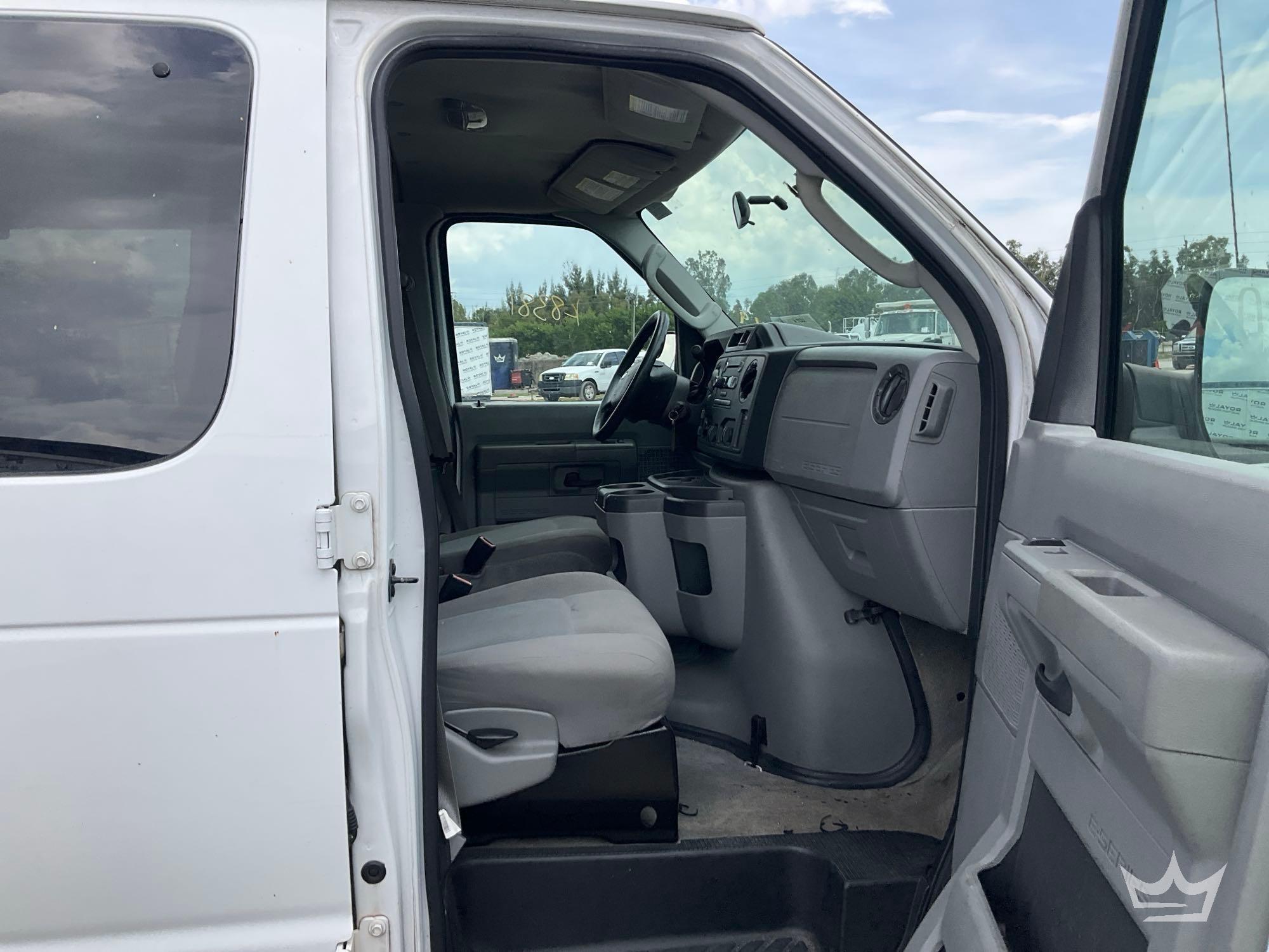 2013 Ford E-350