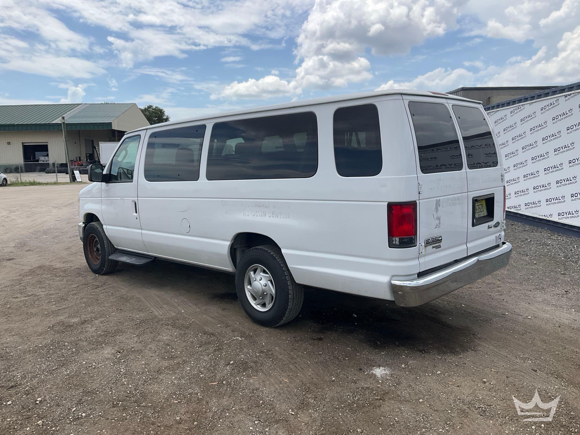 2013 Ford E-350