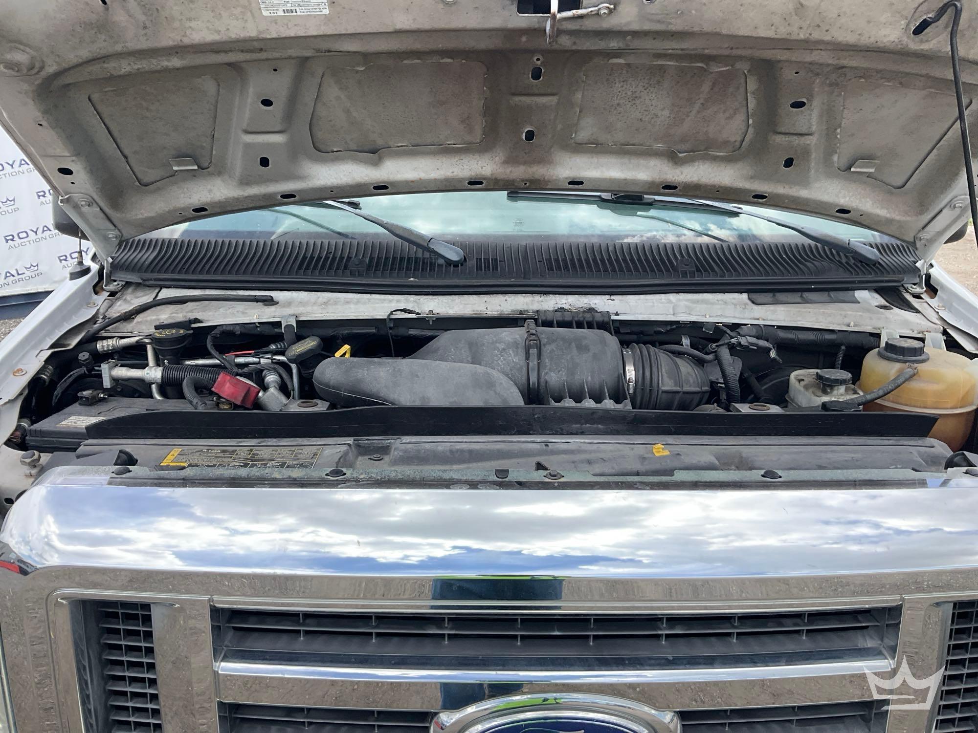 2013 Ford E-350