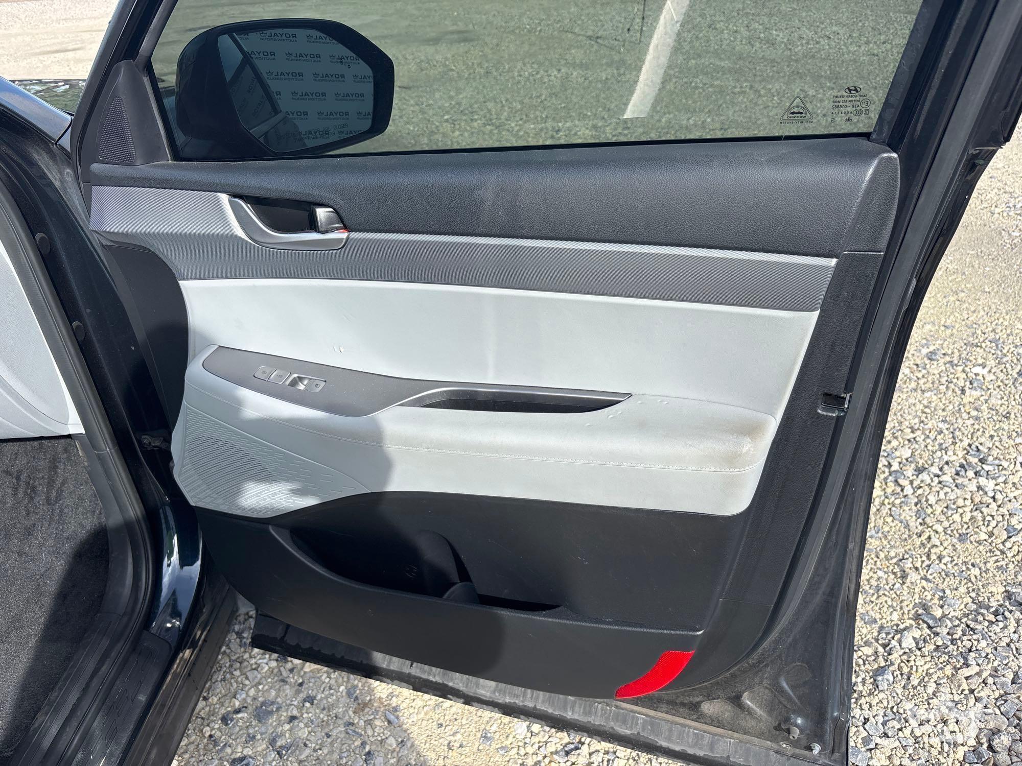 2022 Hyundai Royal