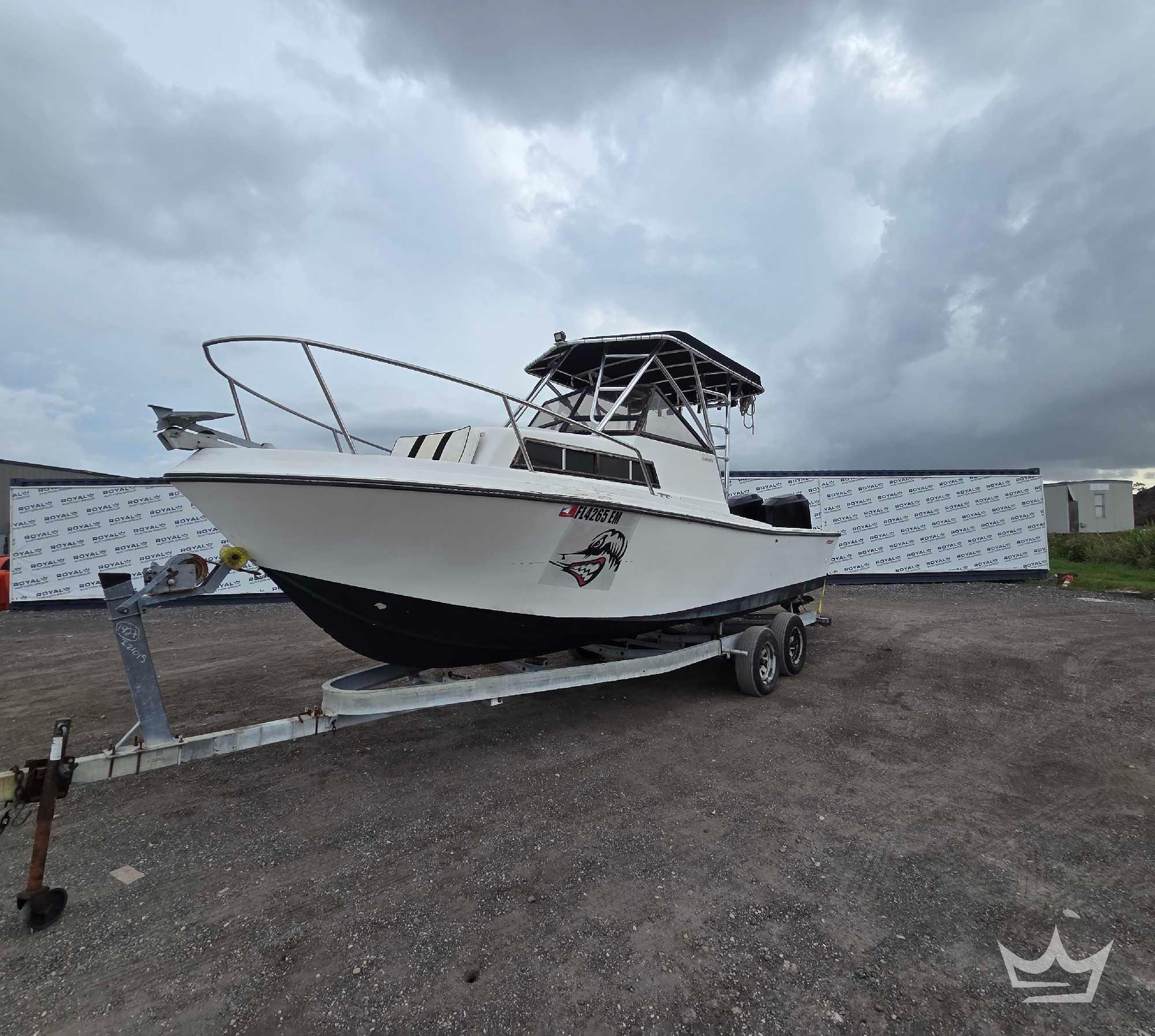 1980 23ft Mako M238 Boat w/ 25ft T/A Boat Trailer