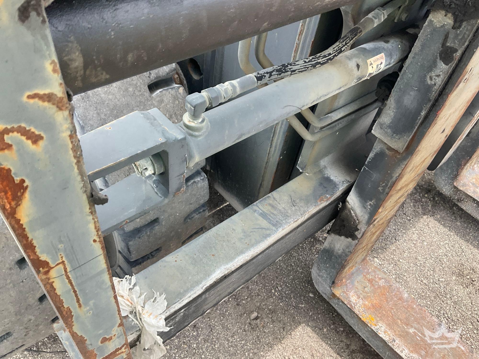 2014 Caterpillar DP100NT
