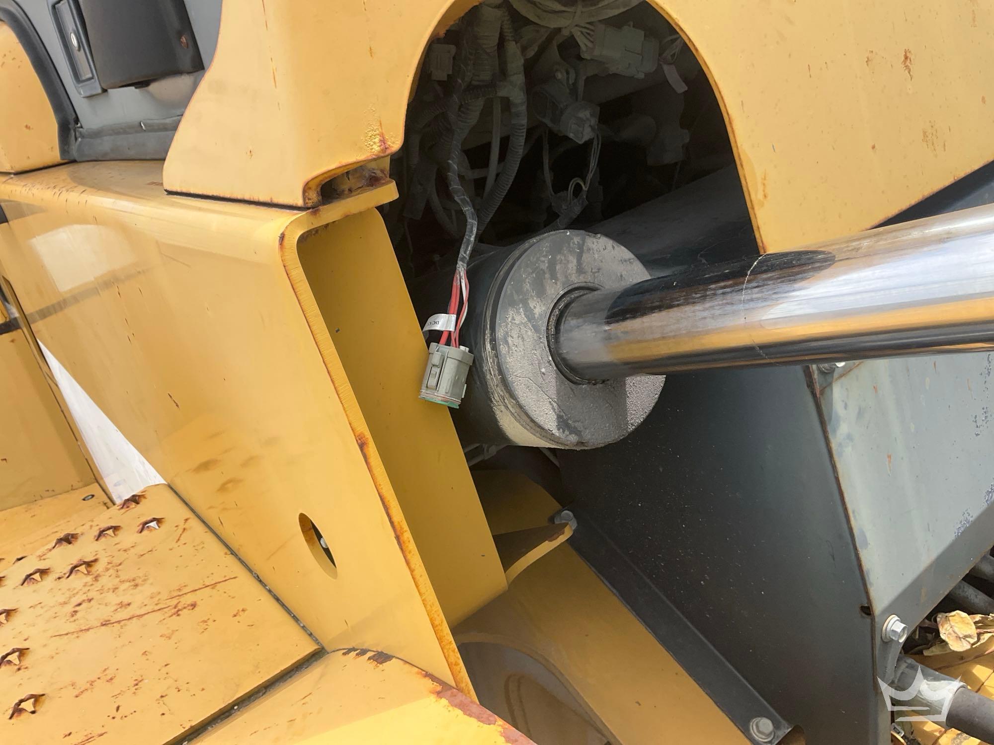 2014 Caterpillar DP100NT