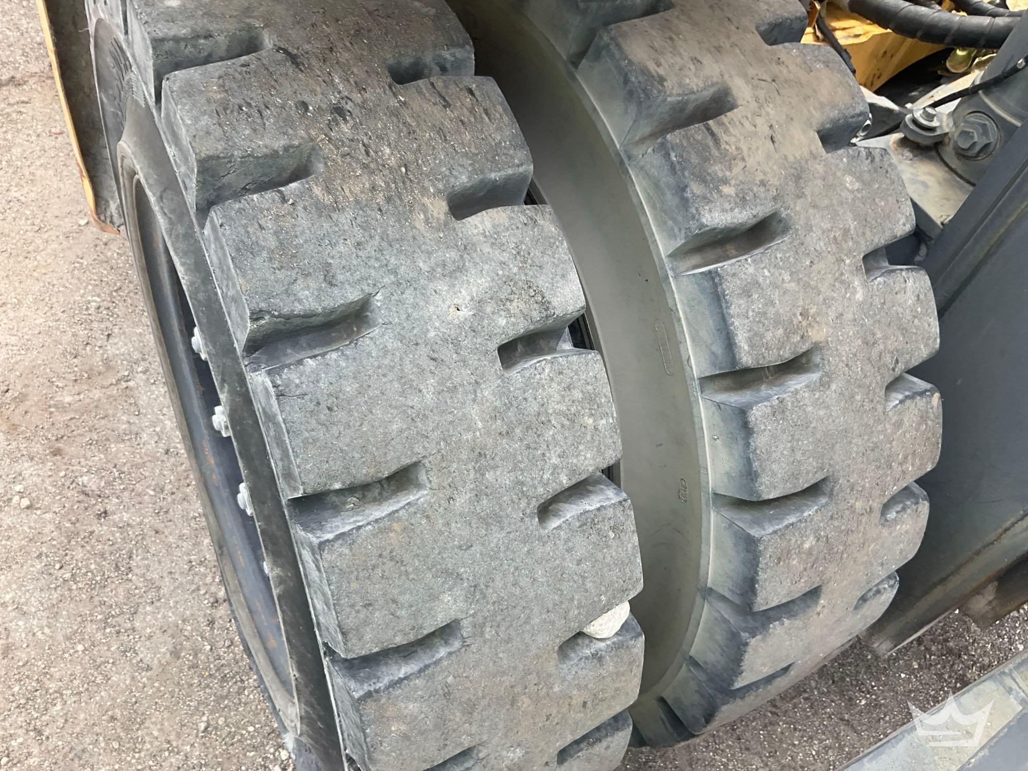 2014 Caterpillar DP100NT