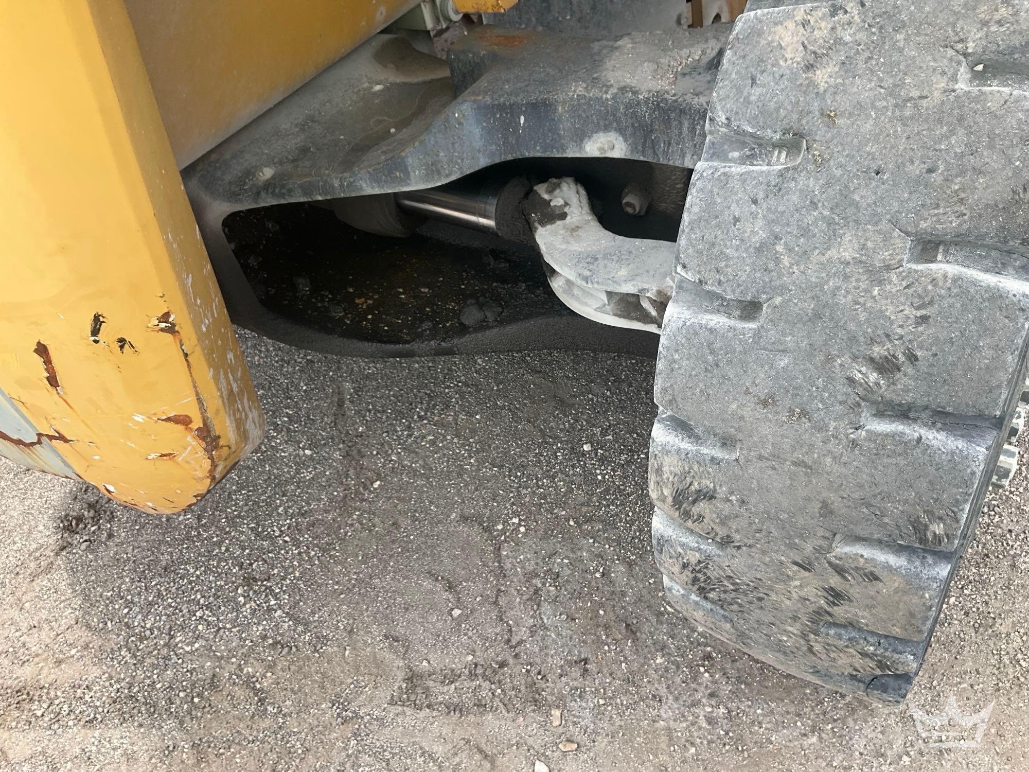 2014 Caterpillar DP100NT