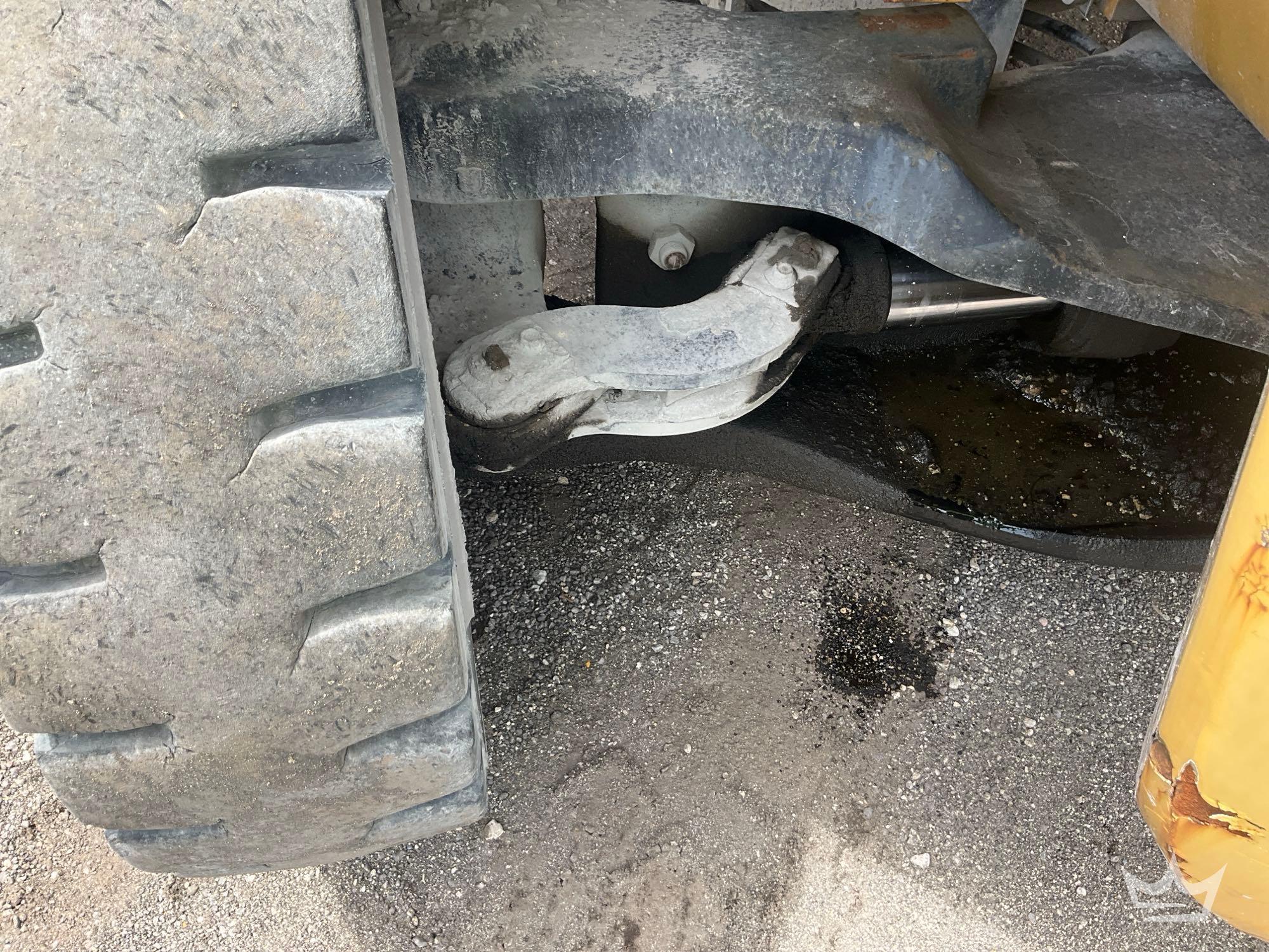 2014 Caterpillar DP100NT