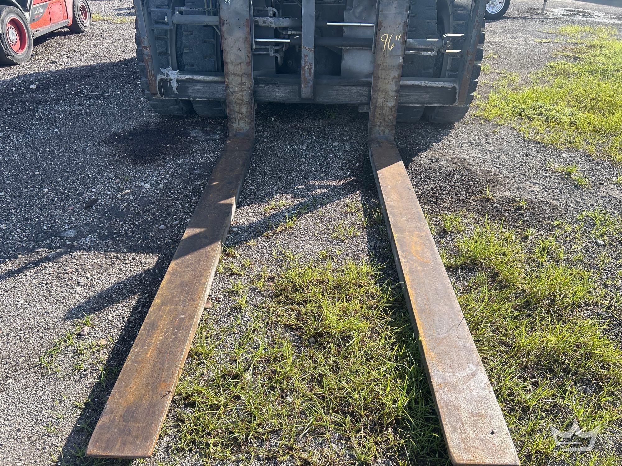 2014 Caterpillar DP100NT