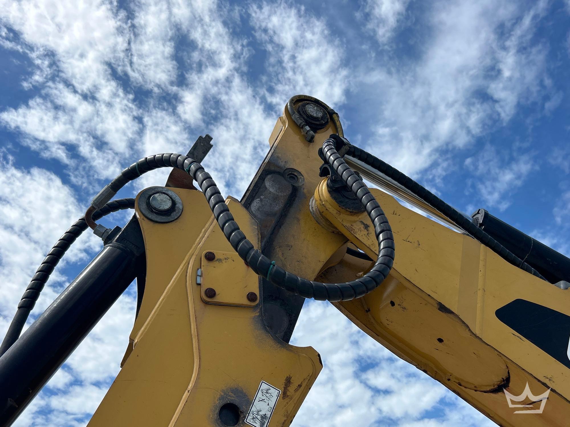 2017 Caterpillar 420F2 IT