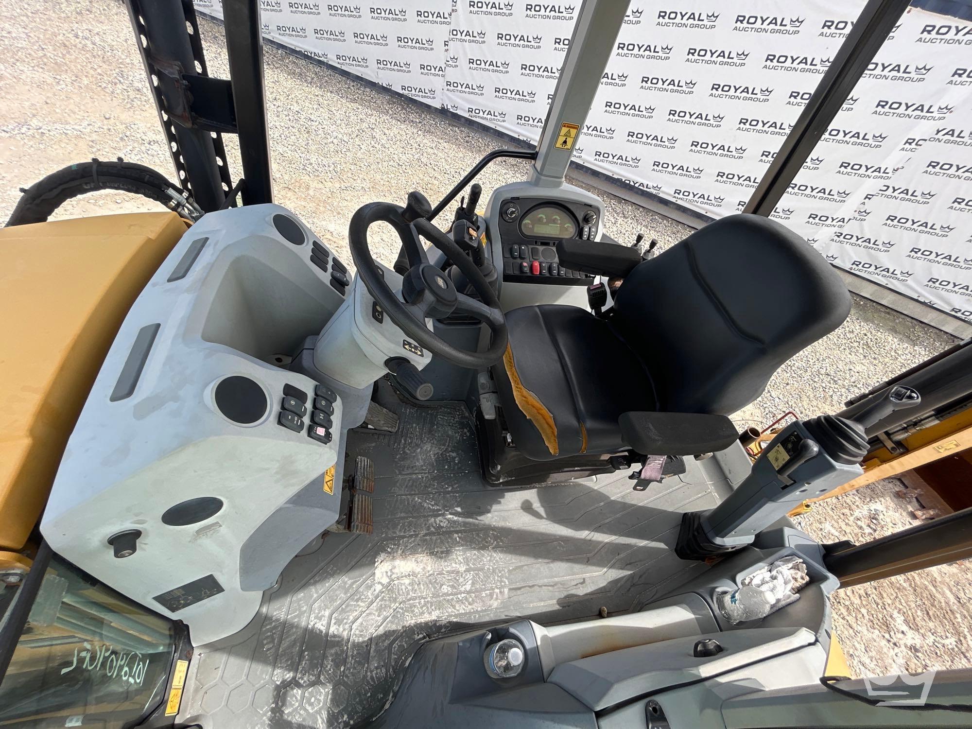 2017 Caterpillar 420F2 IT