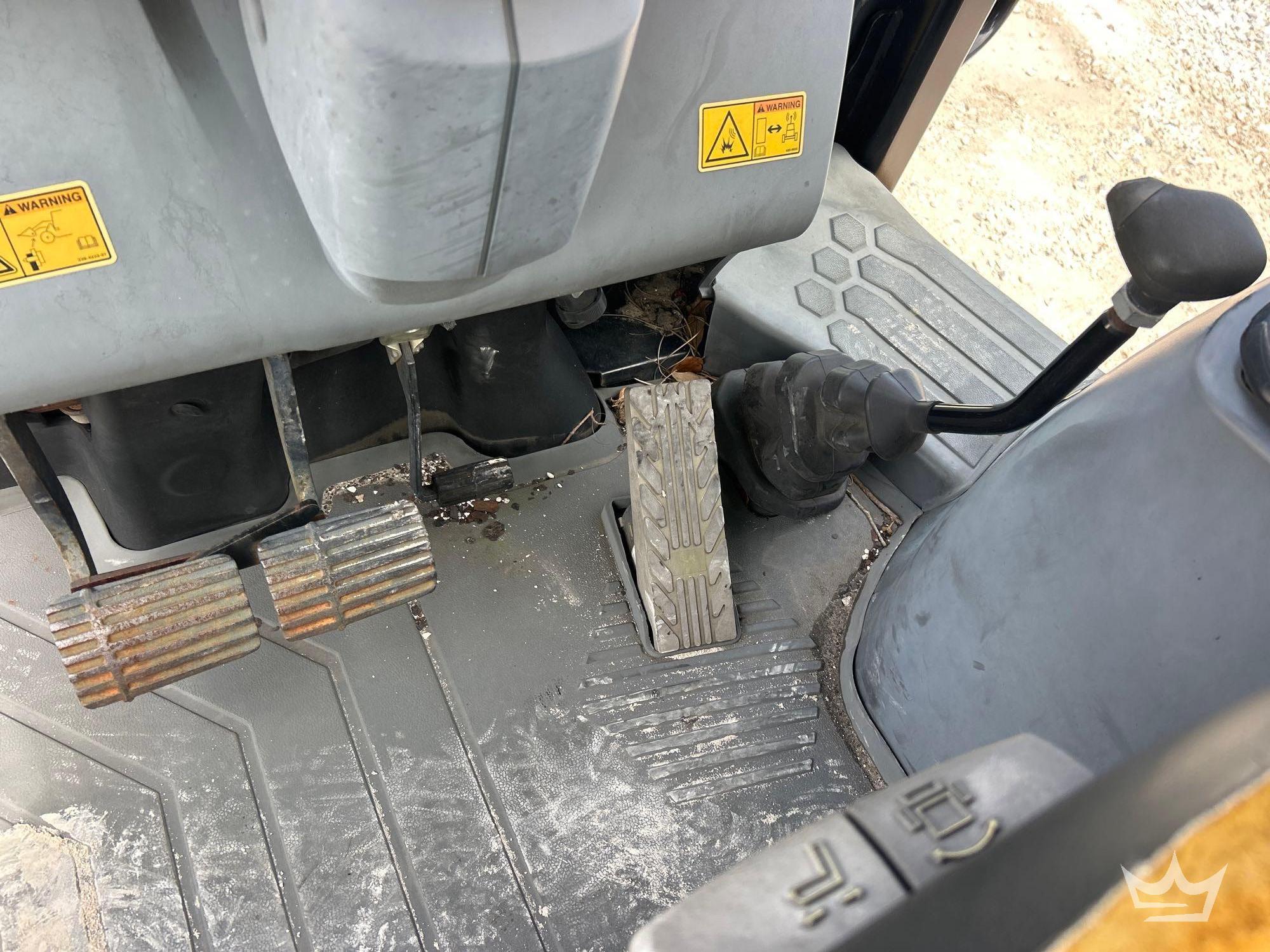 2017 Caterpillar 420F2 IT
