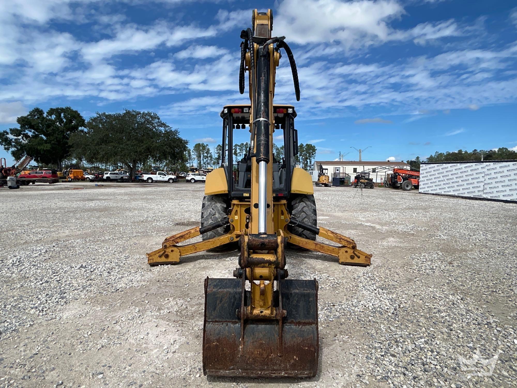 2017 Caterpillar 420F2 IT
