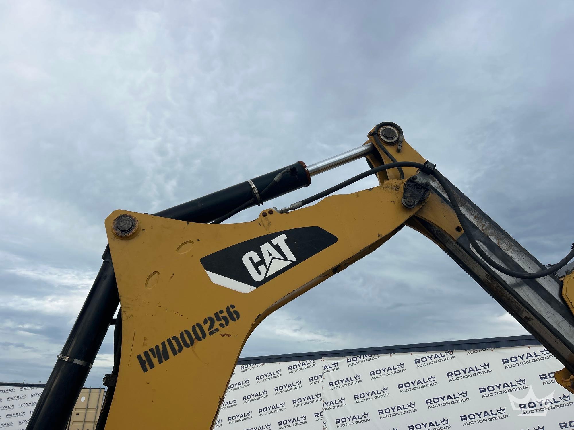 2015 Caterpillar 420F2 IT
