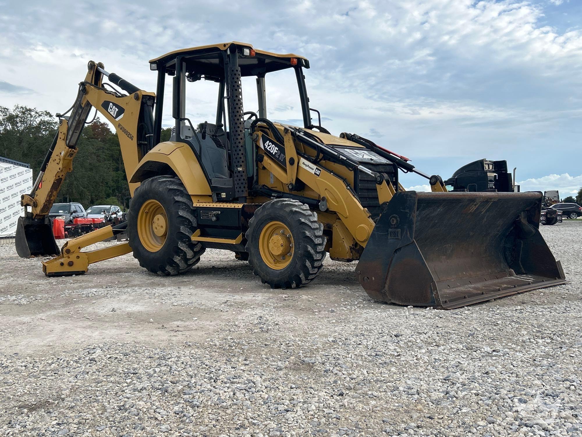2015 Caterpillar 420F2 IT