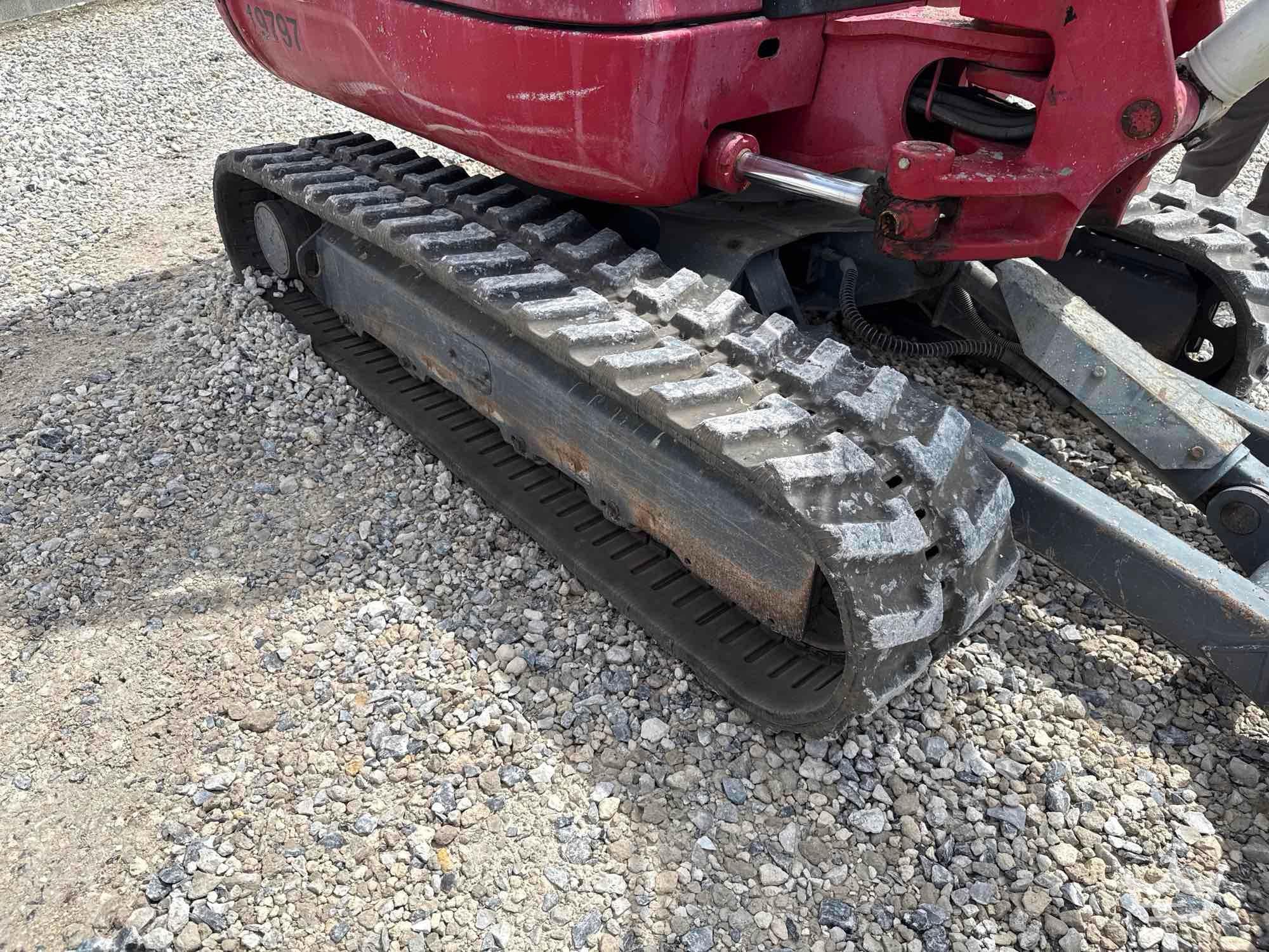 2019 Takeuchi TB235