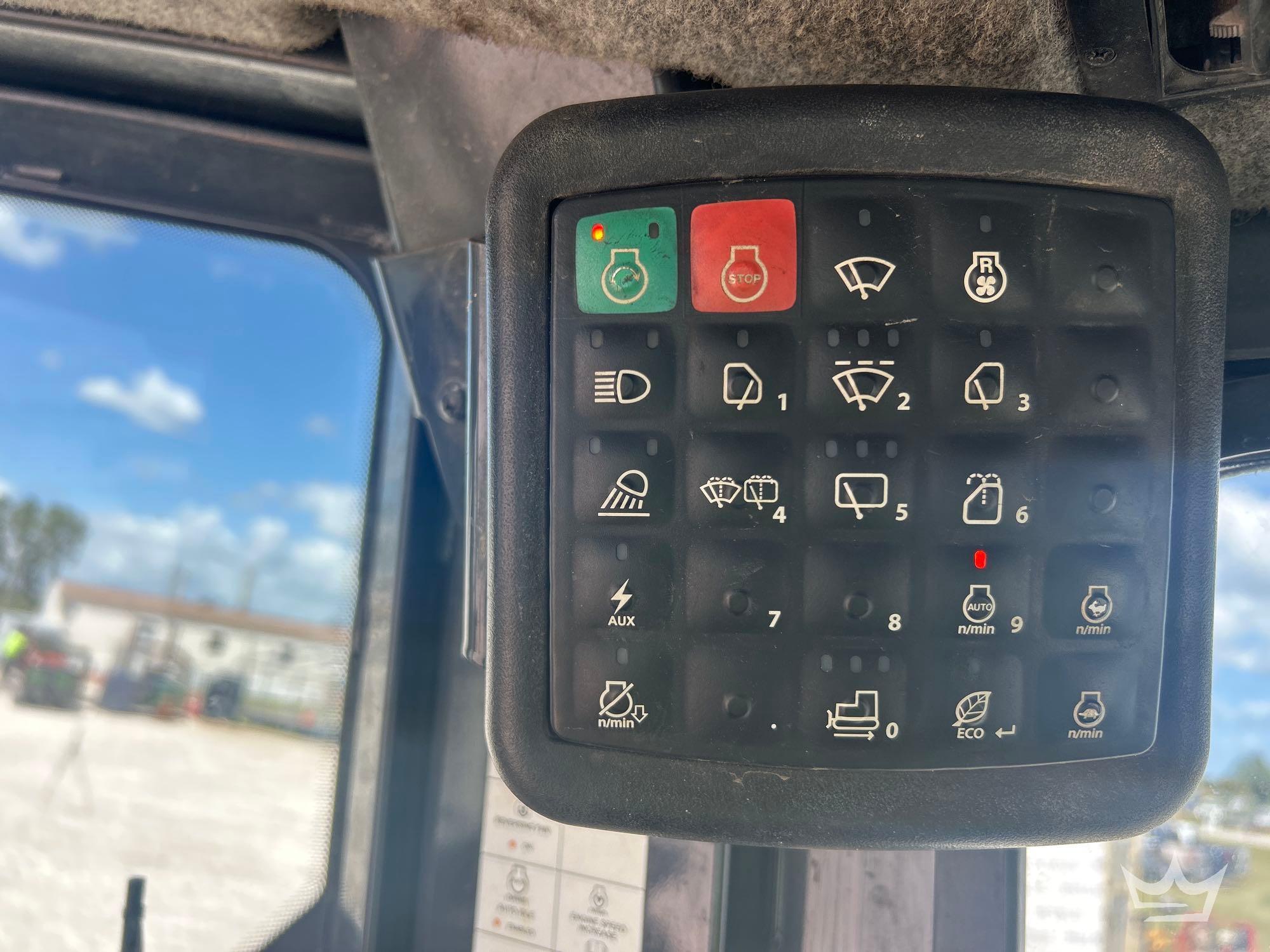 2020 John Deere 700K