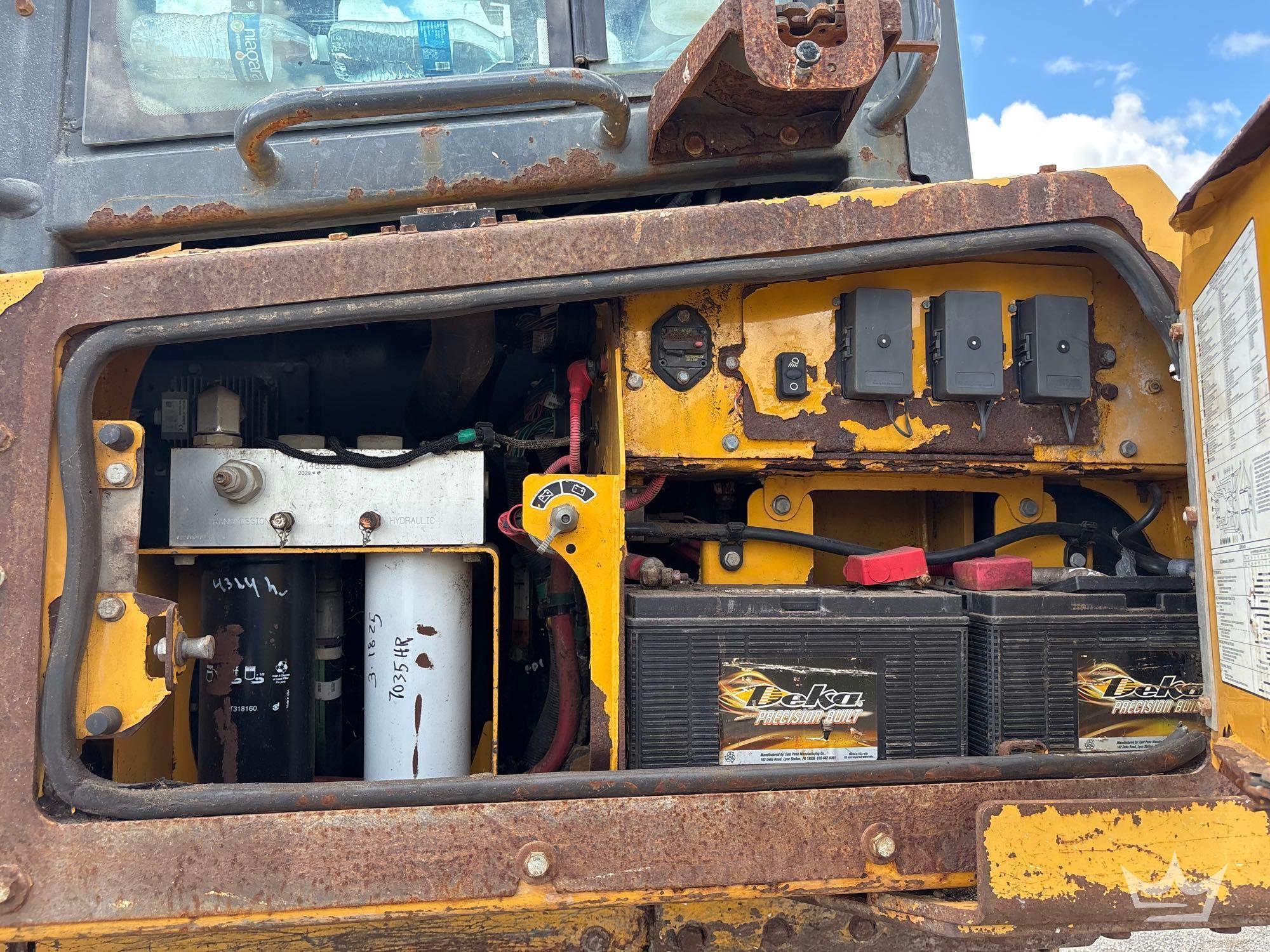 John Deere 750K LGP