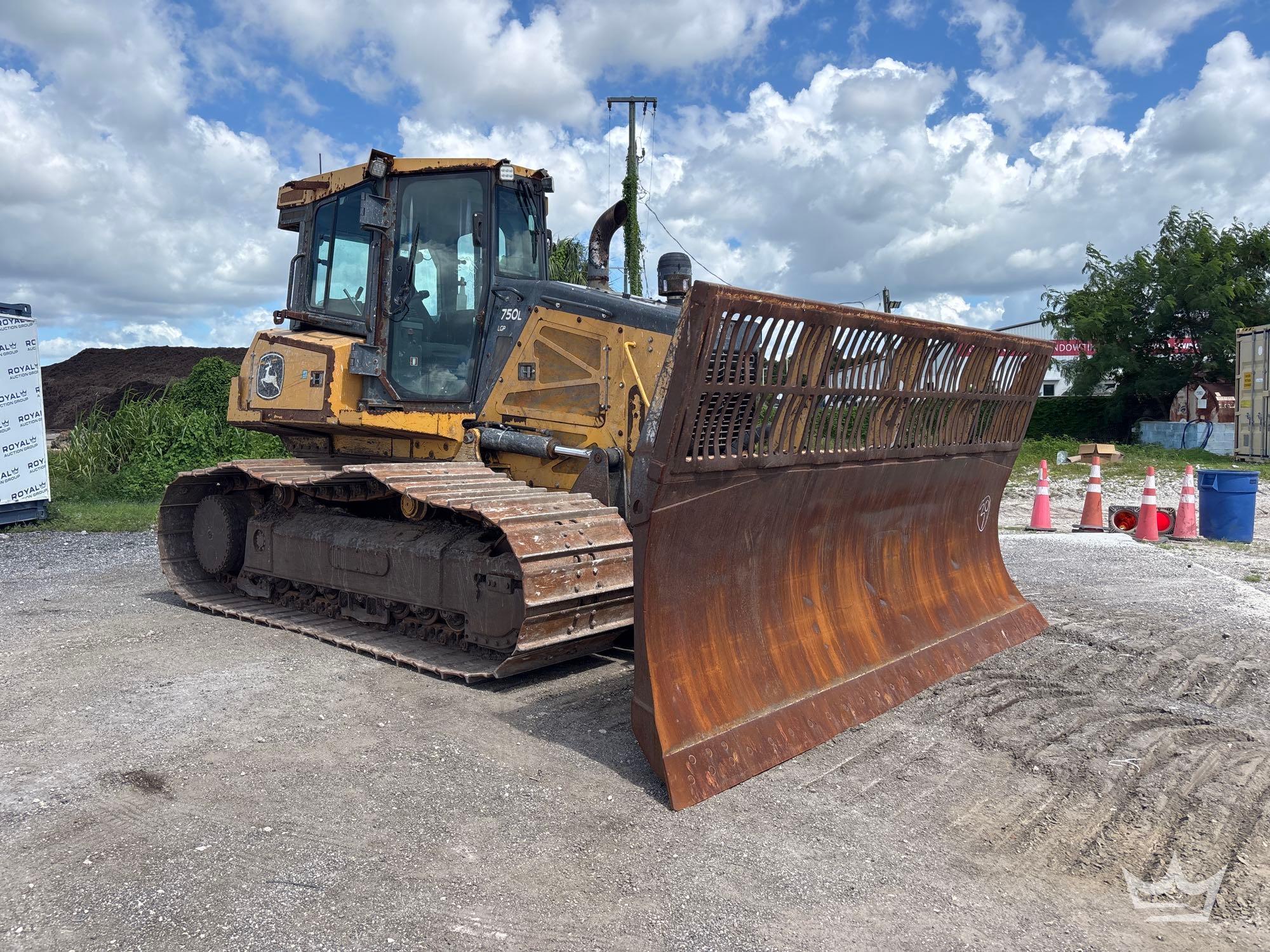 John Deere 750K LGP