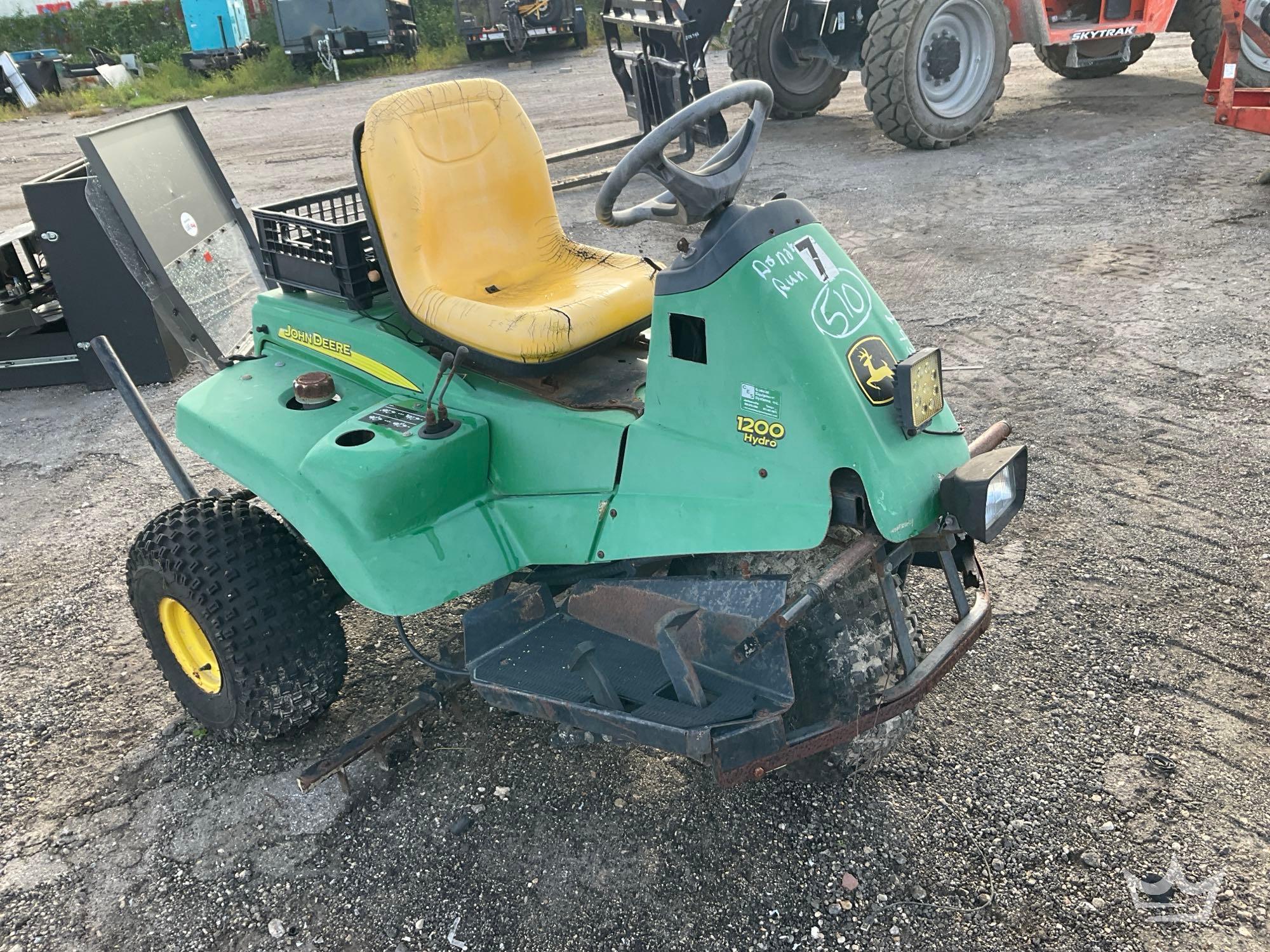 1999 John Deere 1200