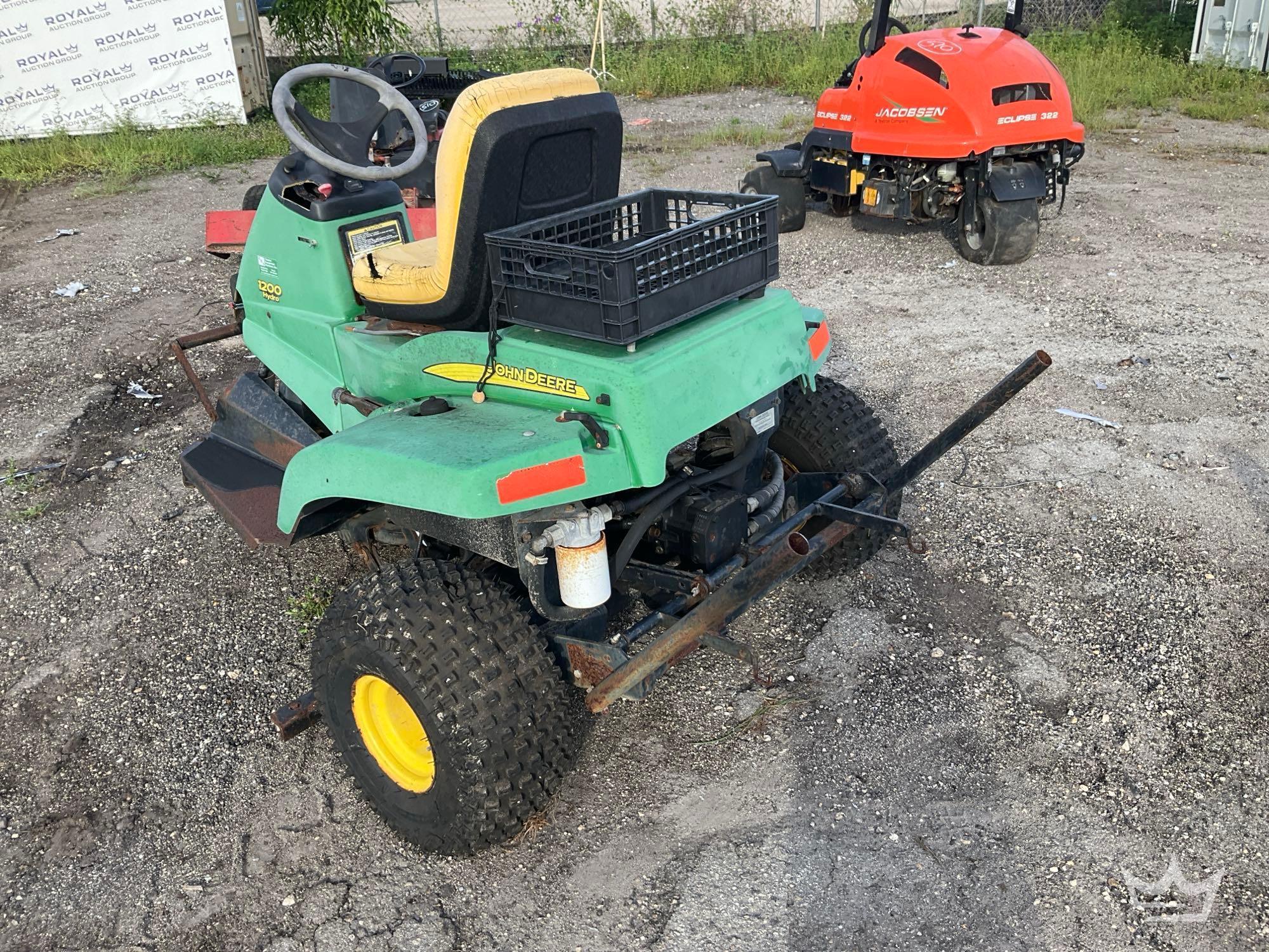1999 John Deere 1200