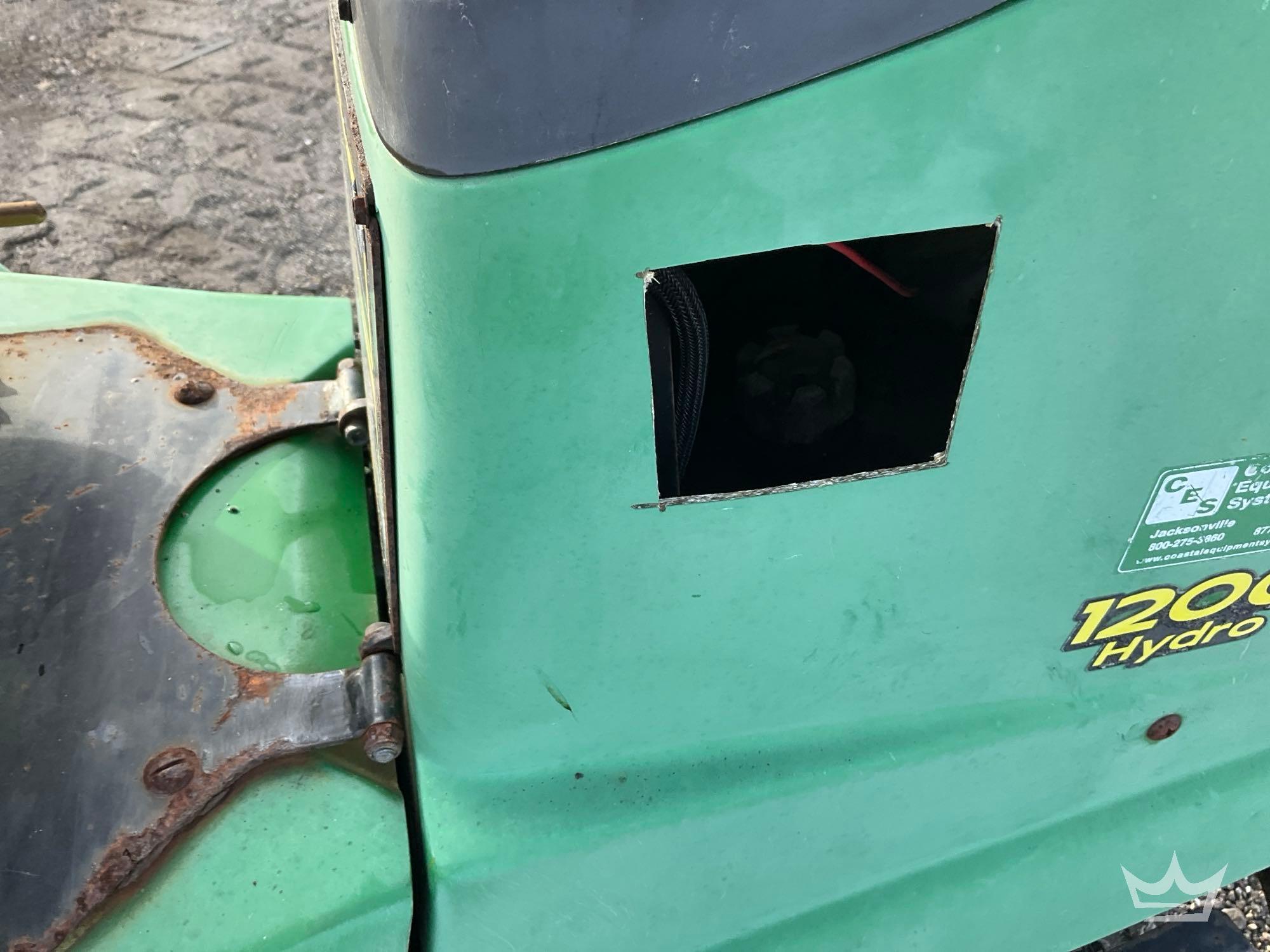 1999 John Deere 1200