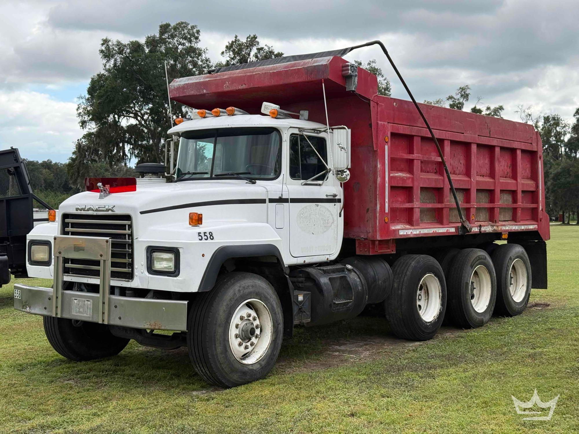 2000 Mack RD690S