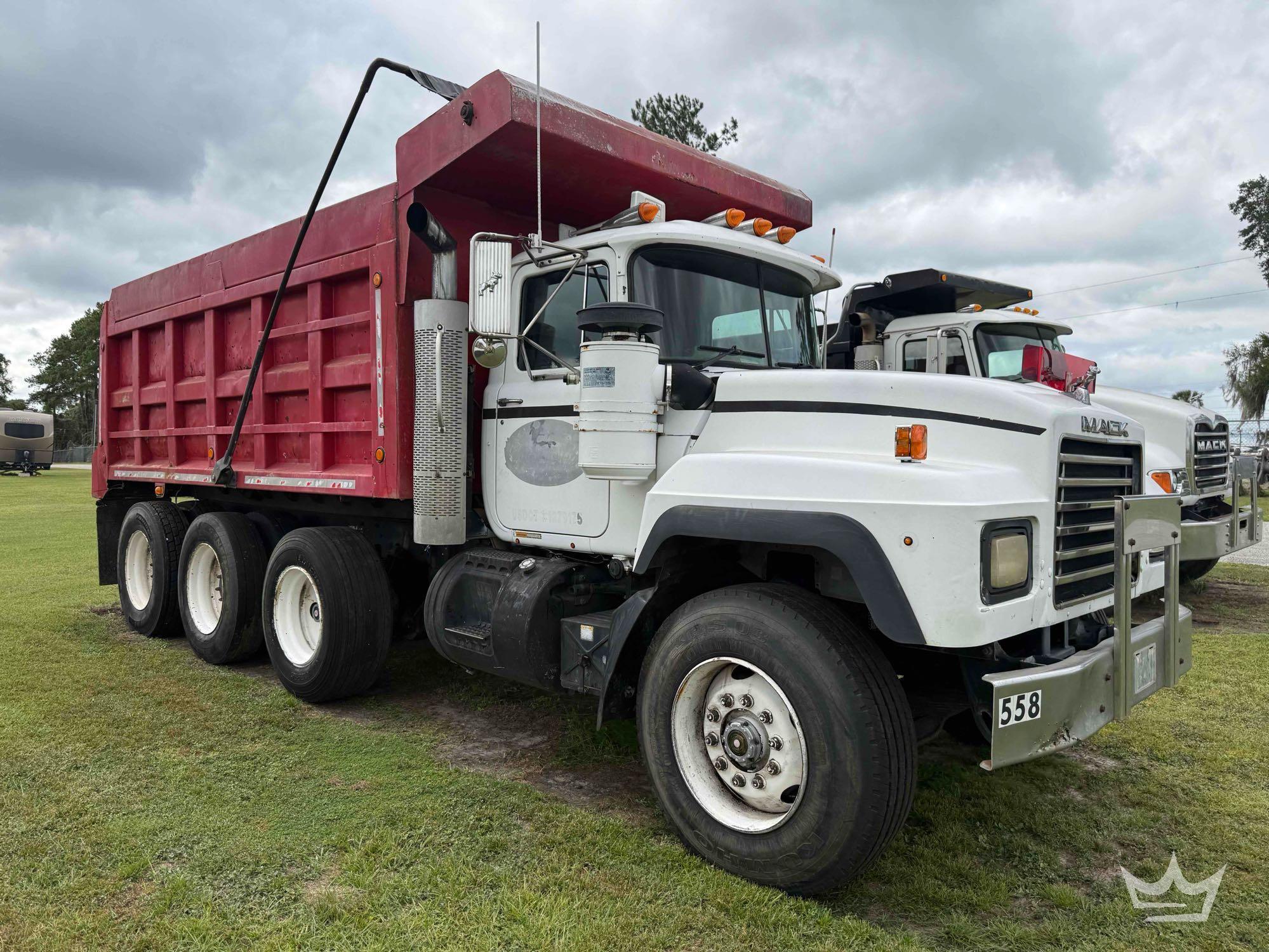 2000 Mack RD690S