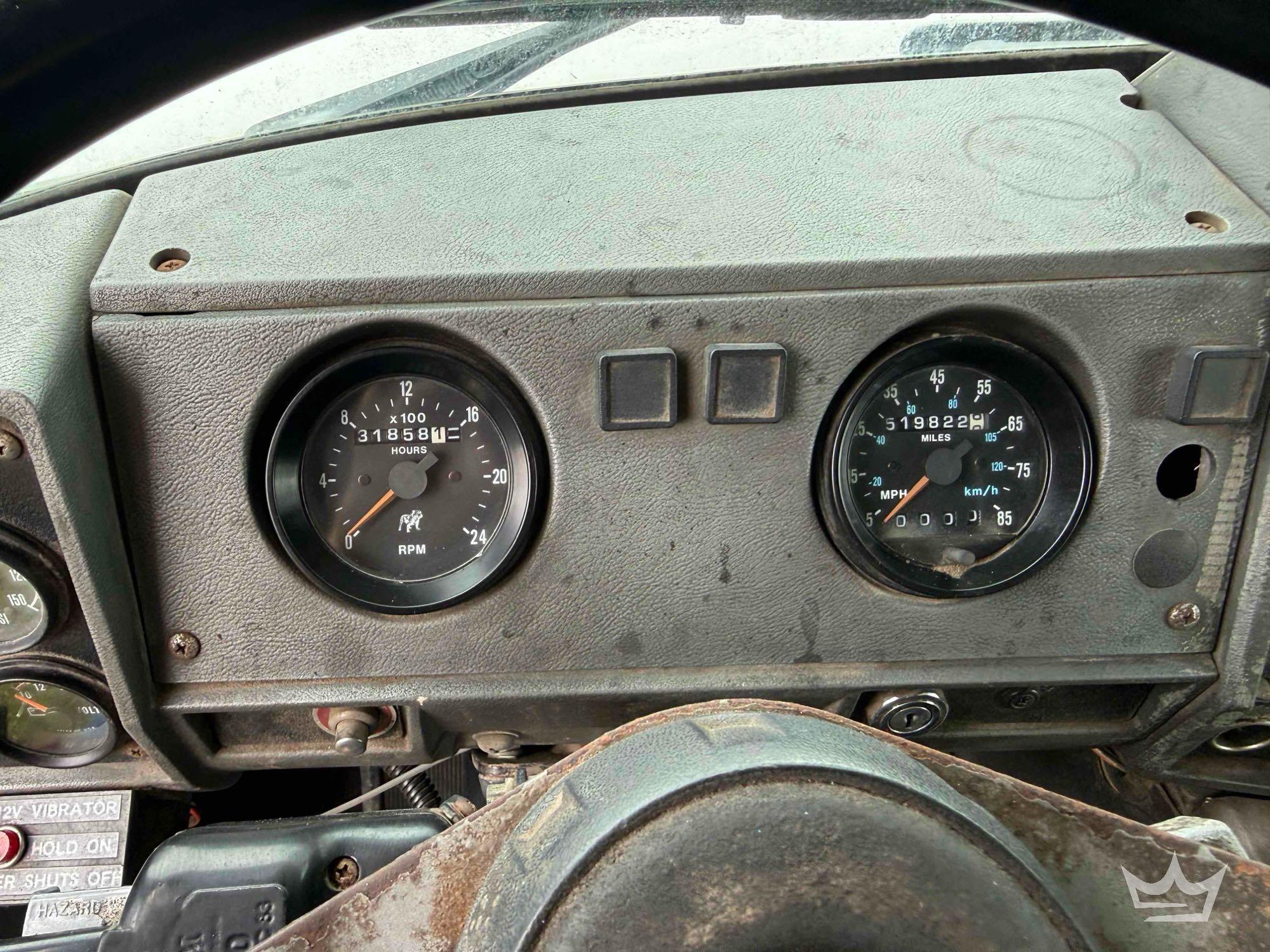 2000 Mack RD690S