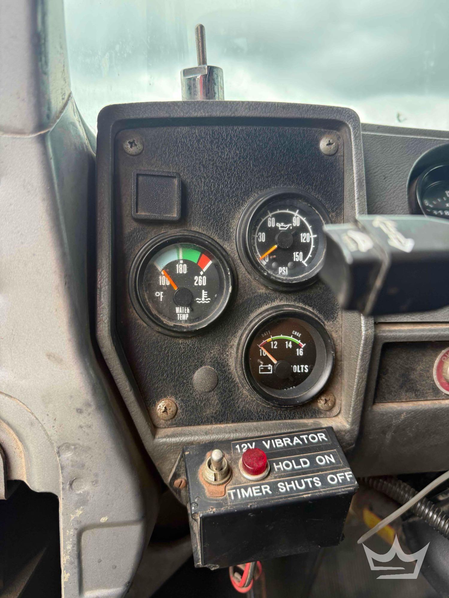 2000 Mack RD690S