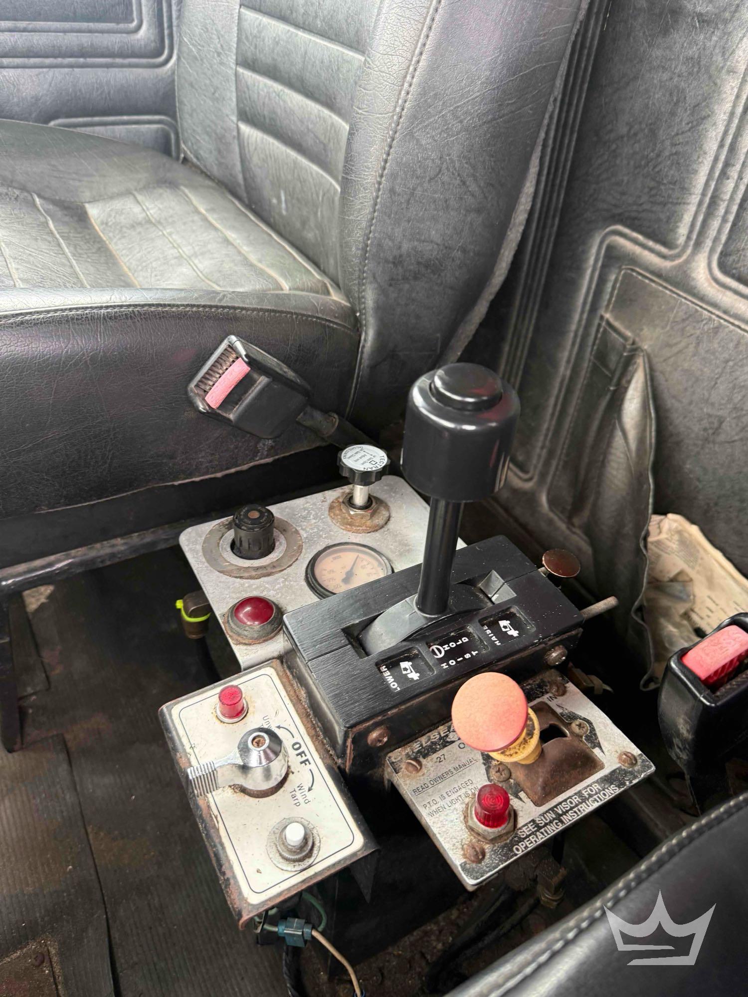 2000 Mack RD690S