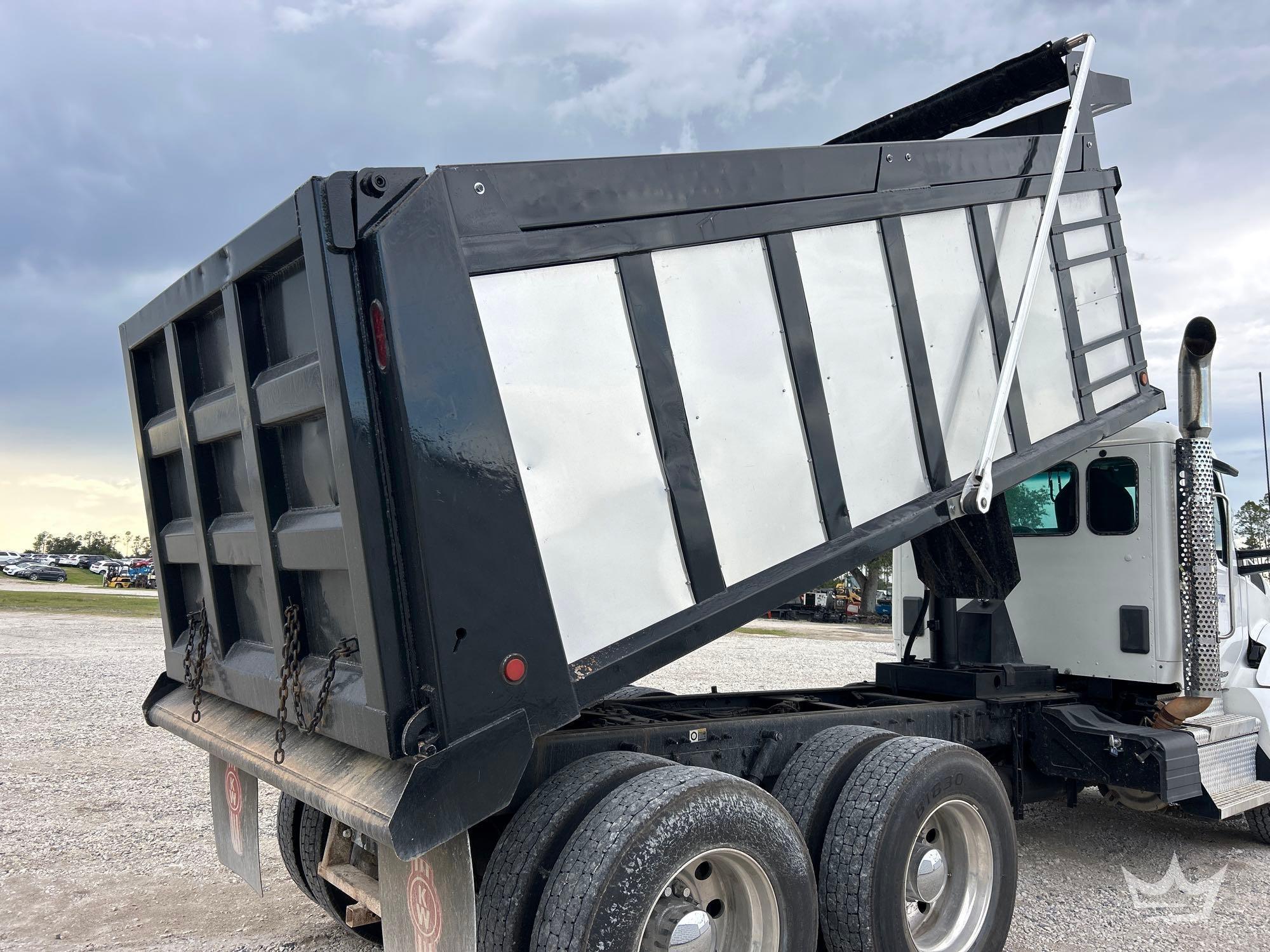 2022 Kenworth T880