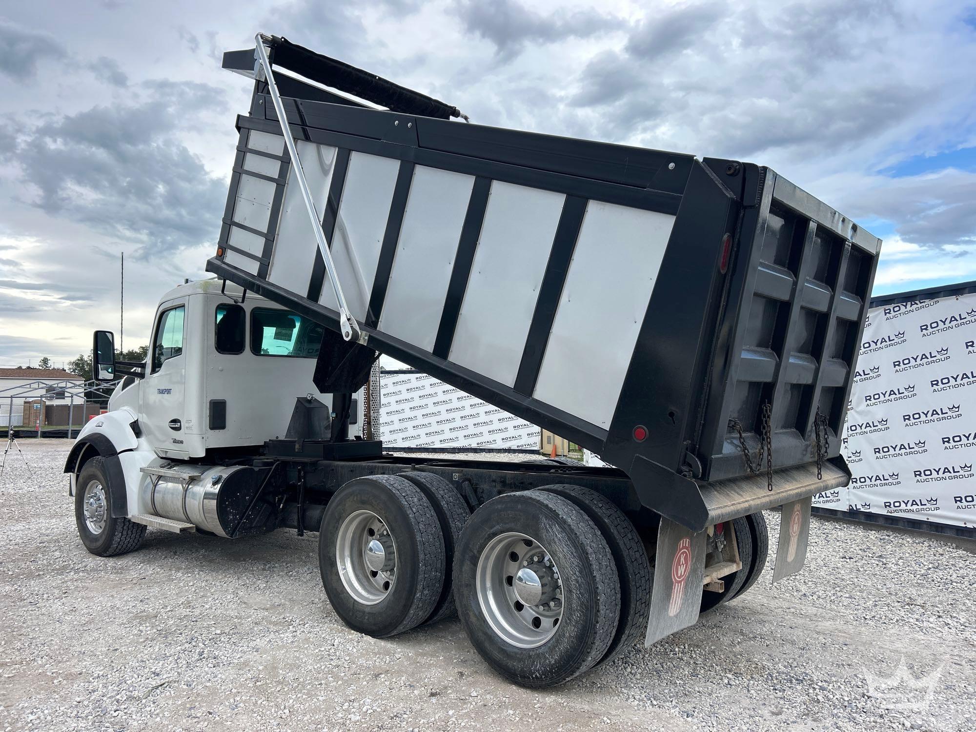 2022 Kenworth T880