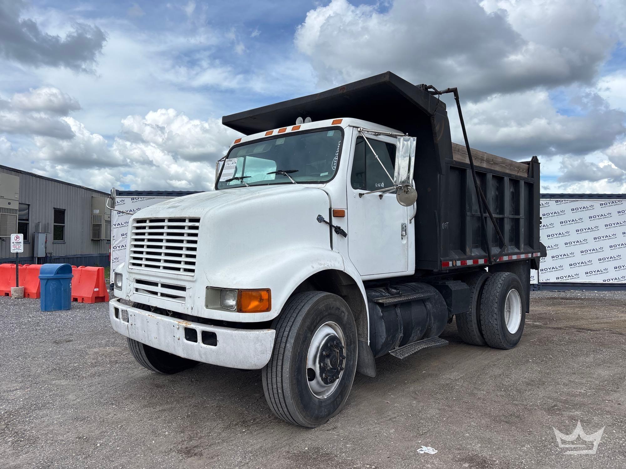 1995 International 8100